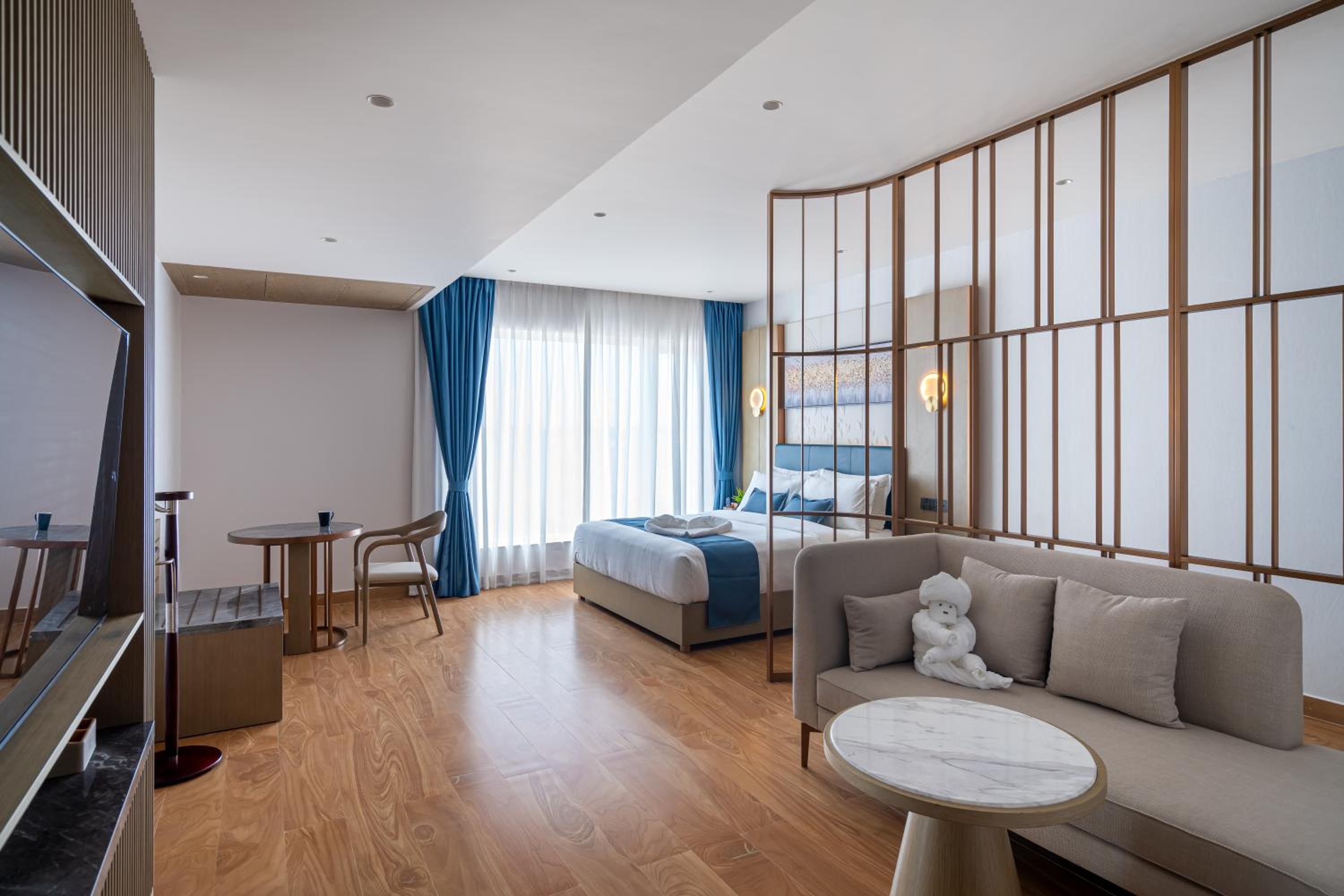 Deluxe Suite photo 2