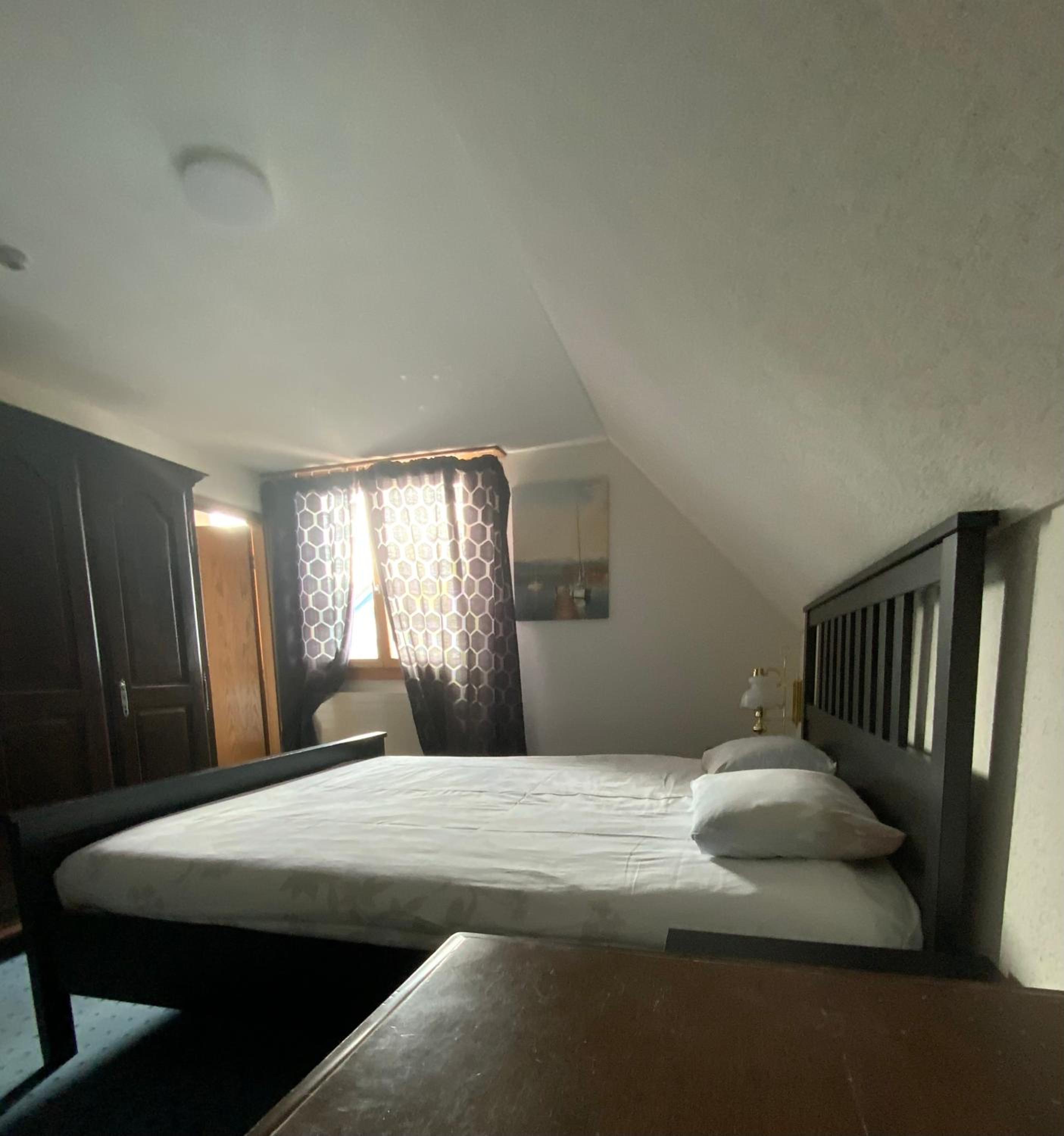 Double Room - Photo 6