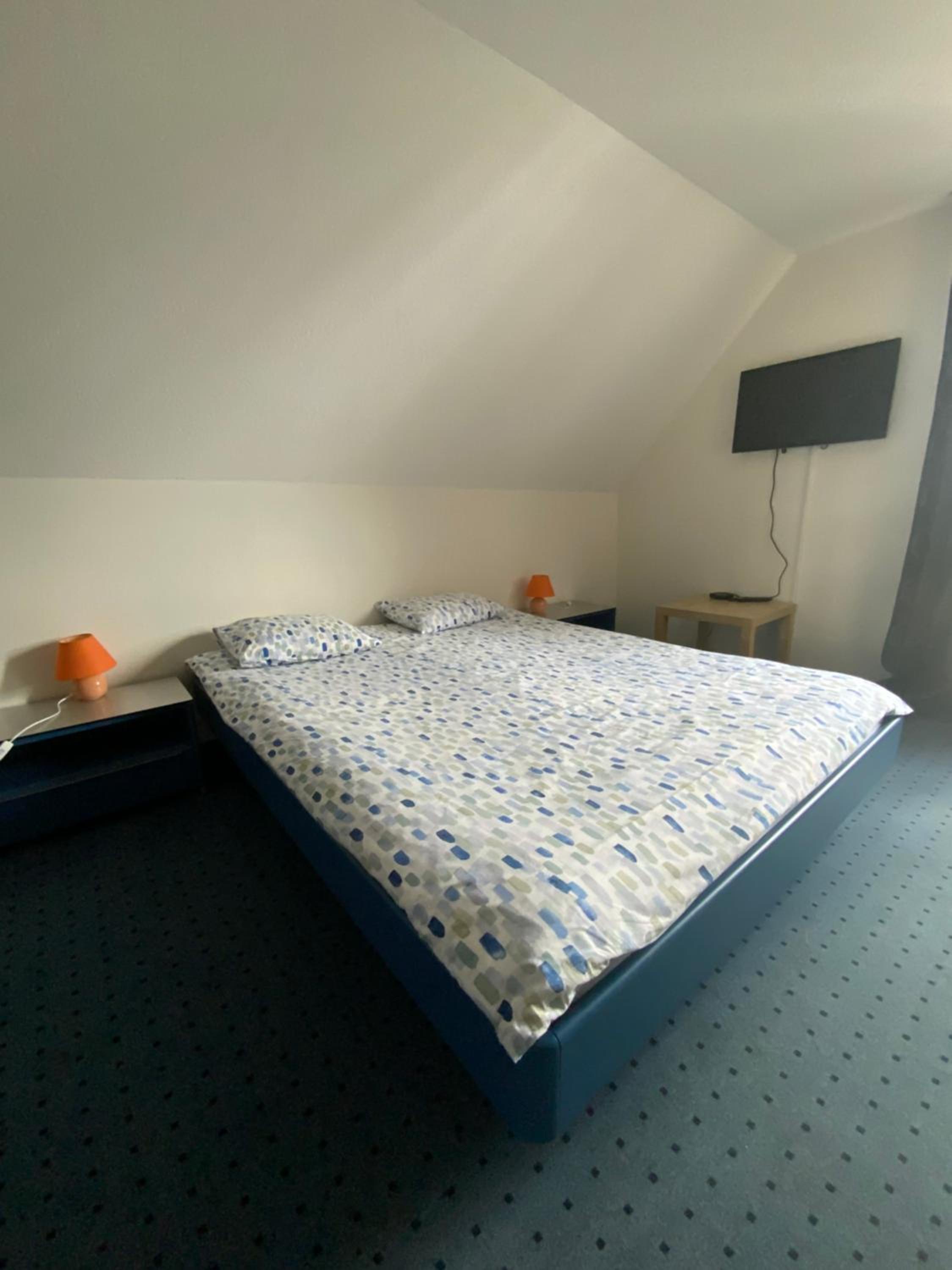 Double Room - Photo 5
