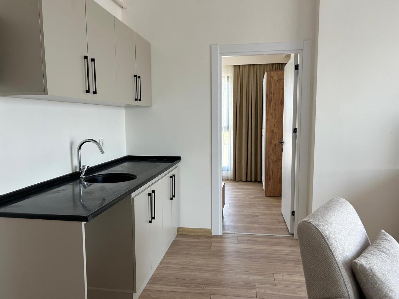 Deluxe Suite - Photo 3