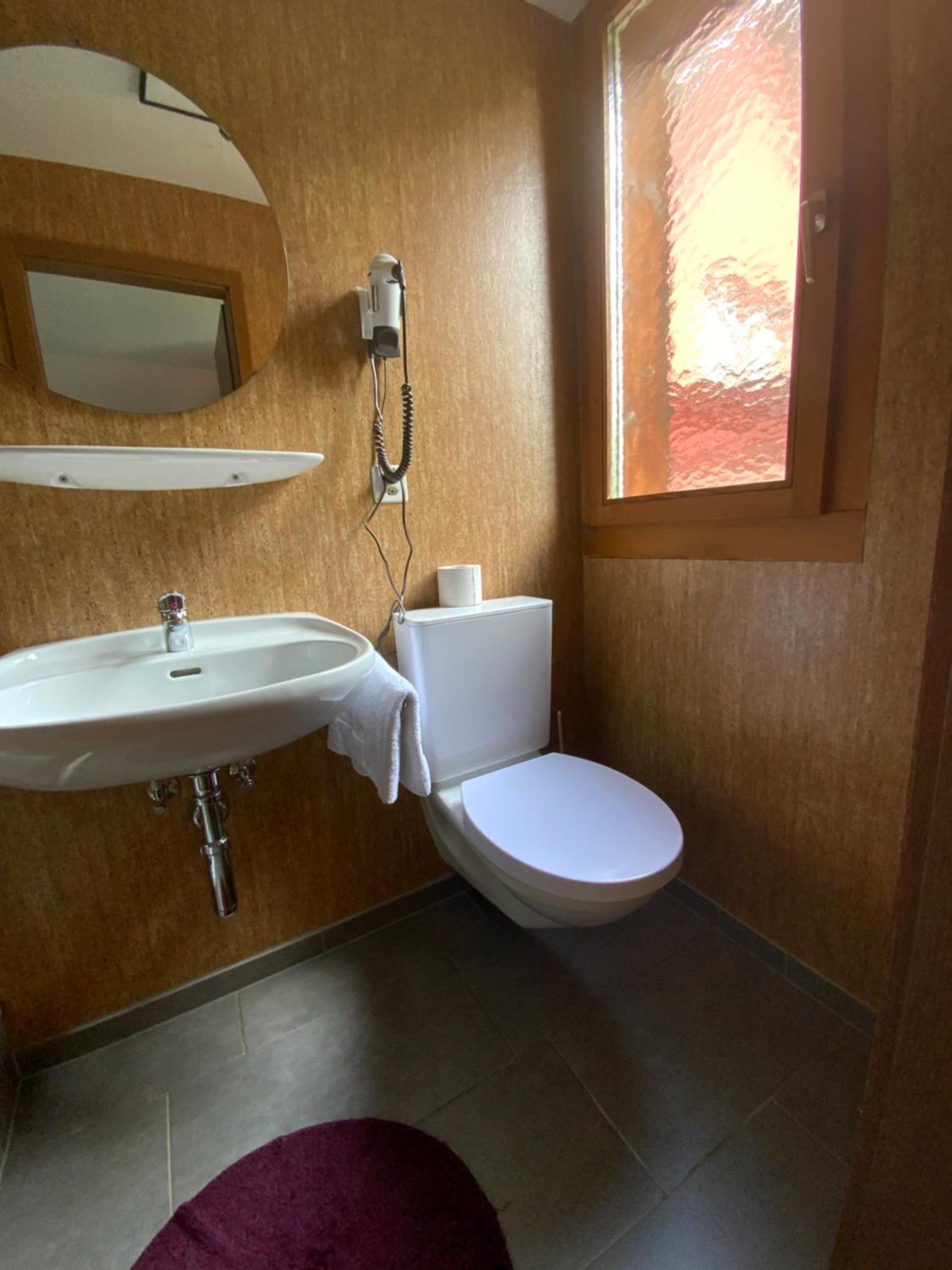 Double Room - Photo 10