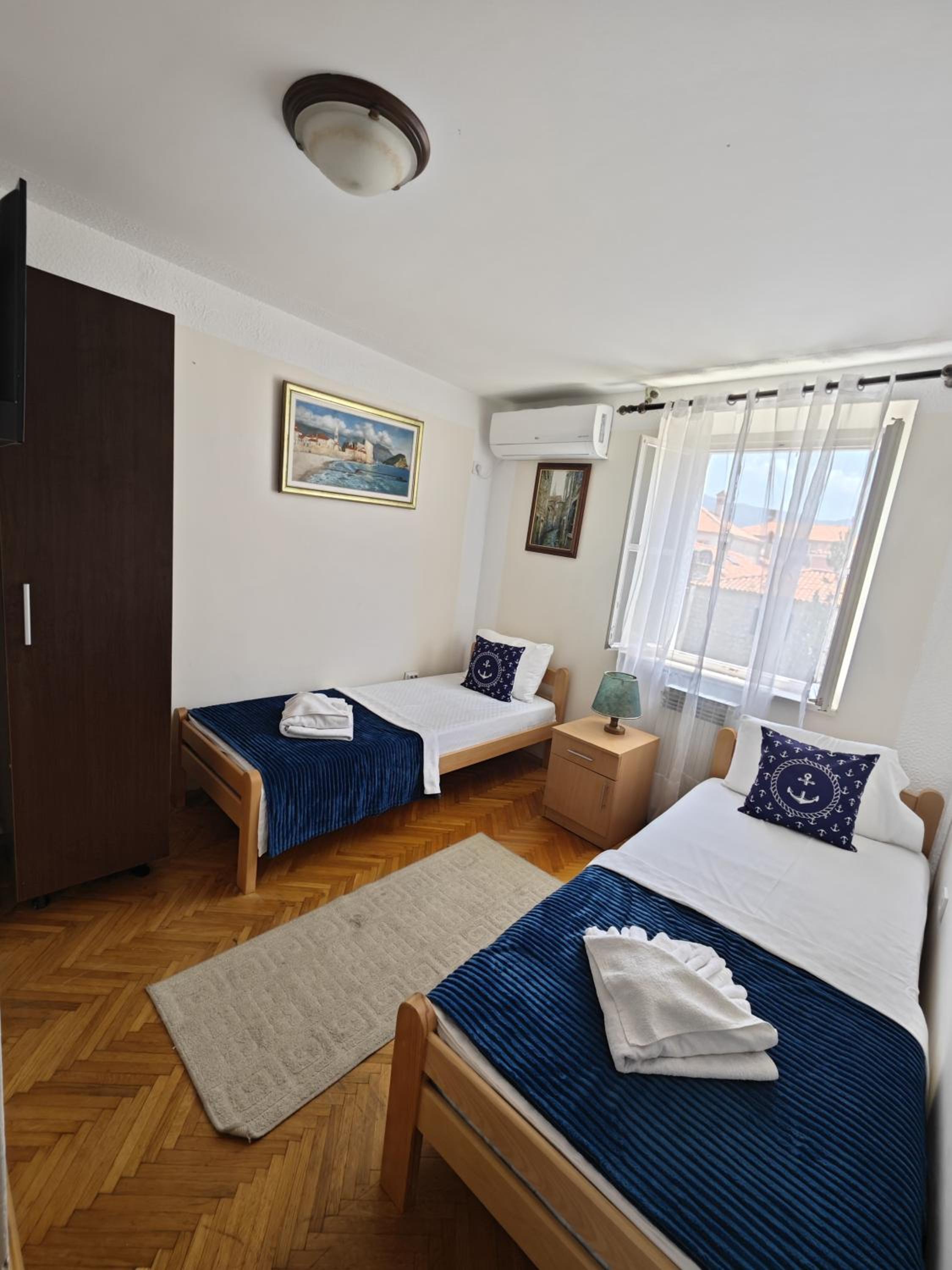 Standard Twin Room - Photo 1