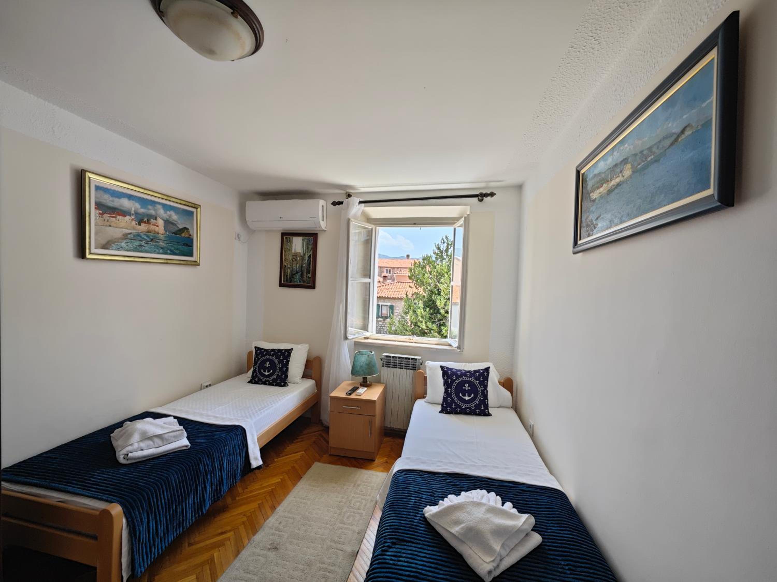 Standard Twin Room - Photo 5