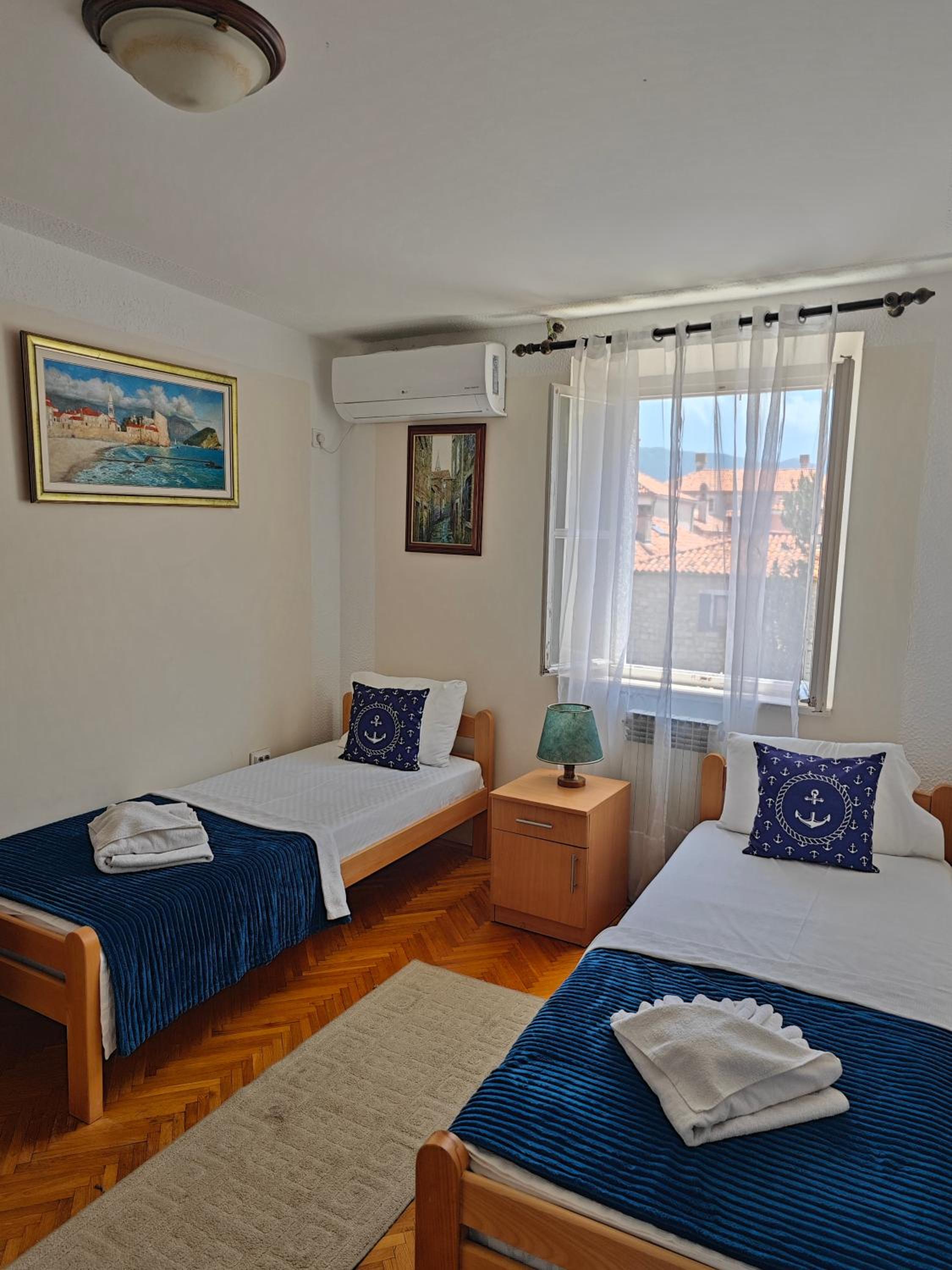 Standard Twin Room - Photo 3