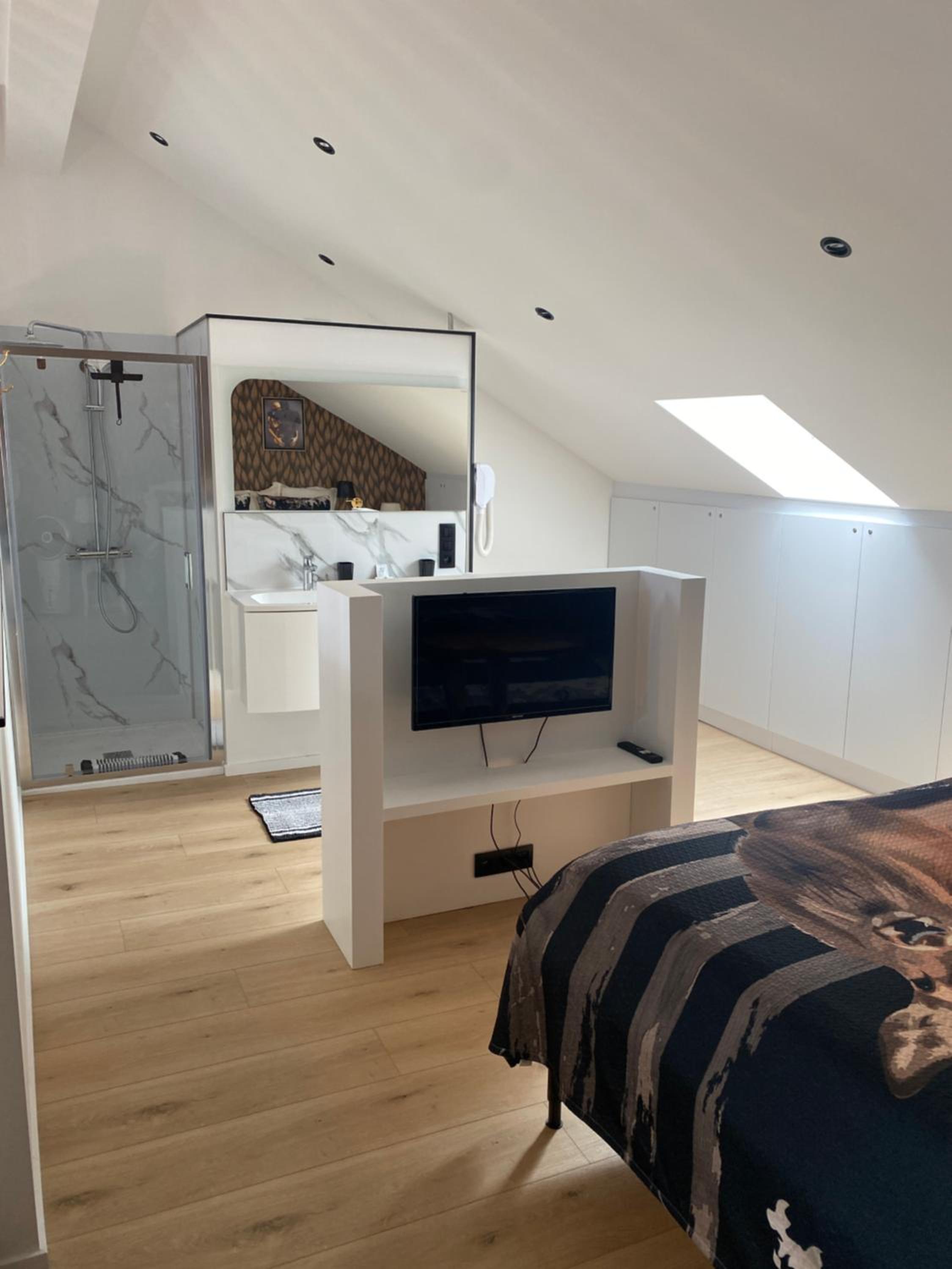 One-Bedroom Suite photo 2