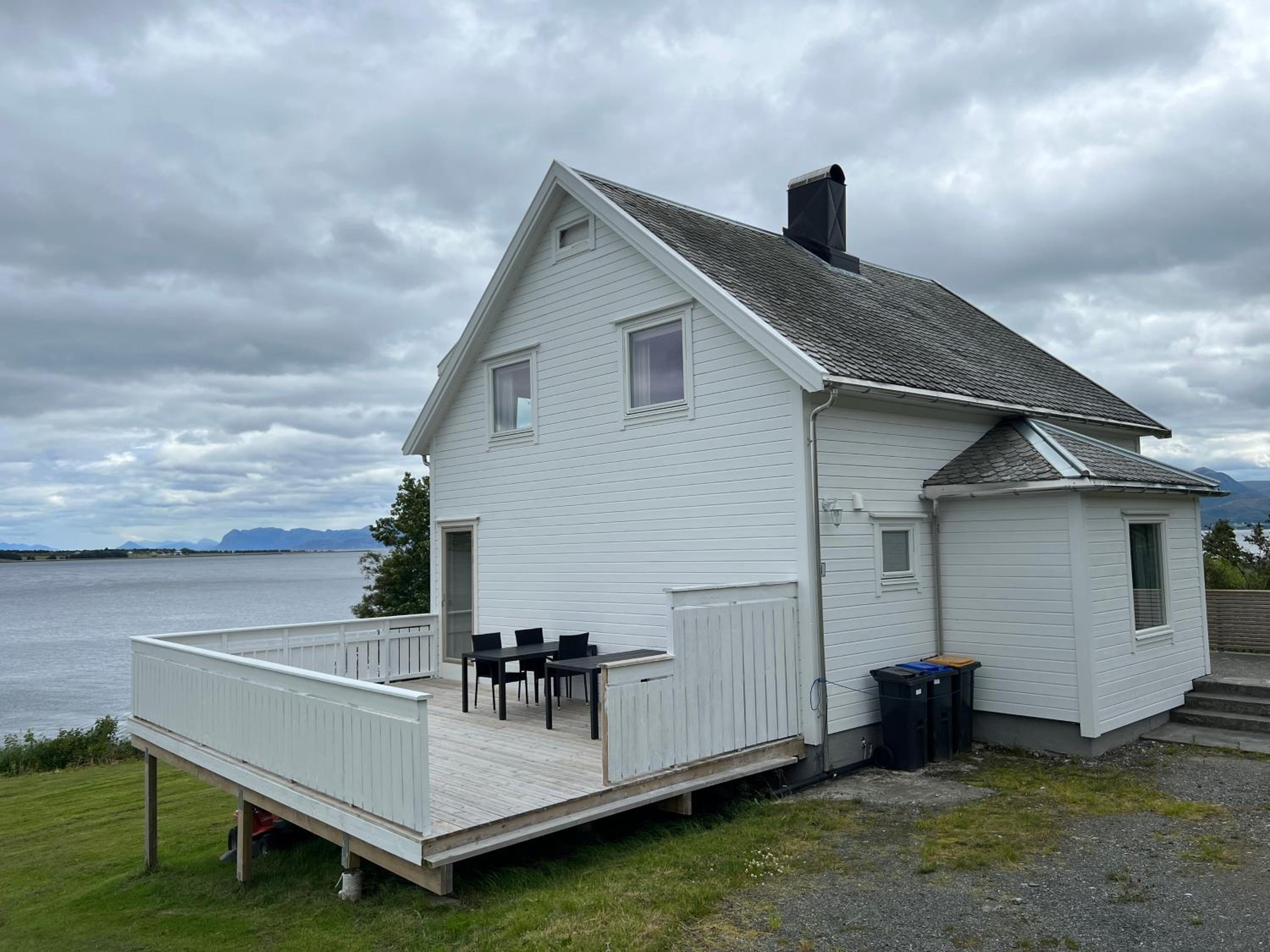 Four-Bedroom House photo 2