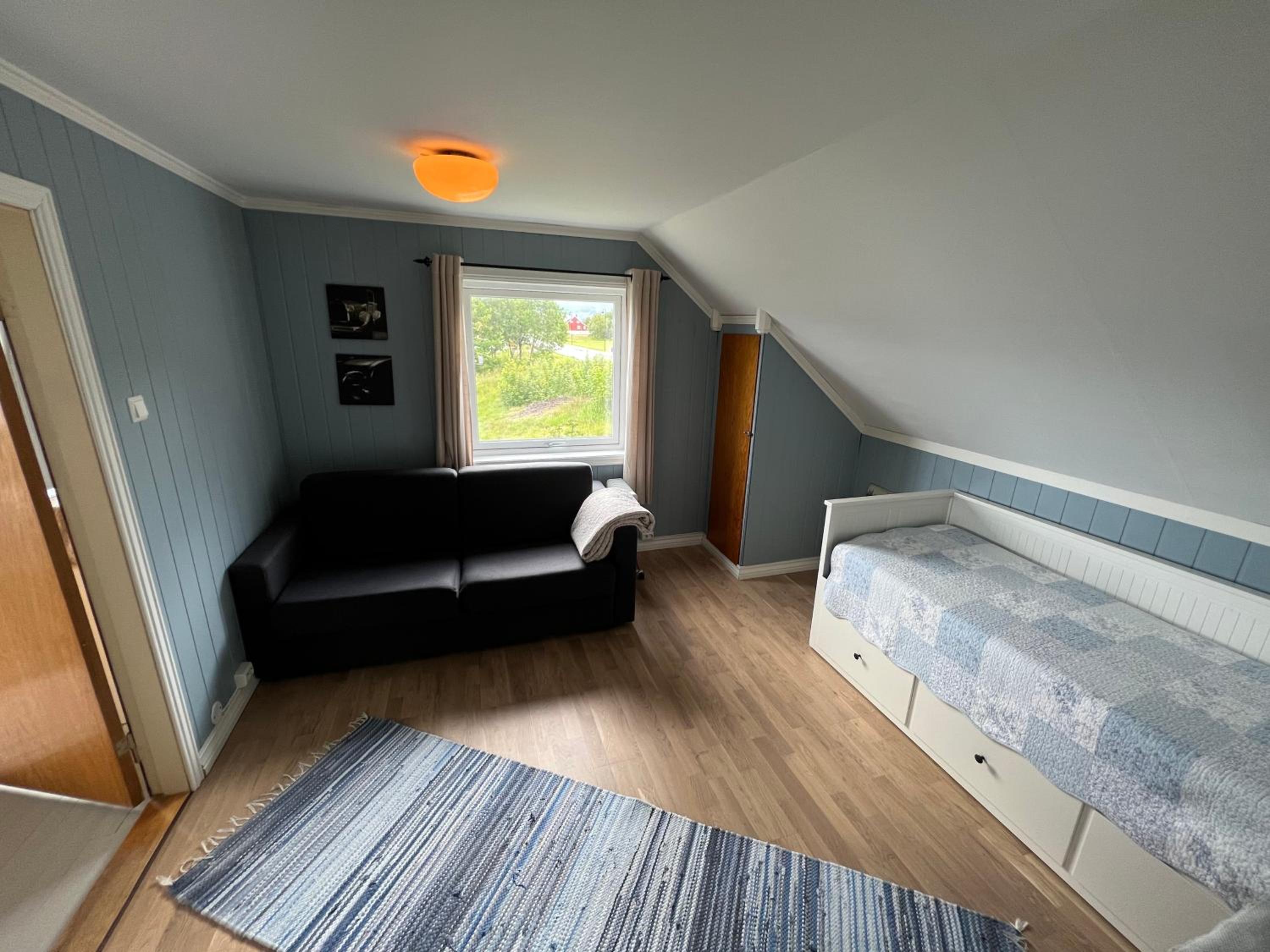 Four-Bedroom House photo 2
