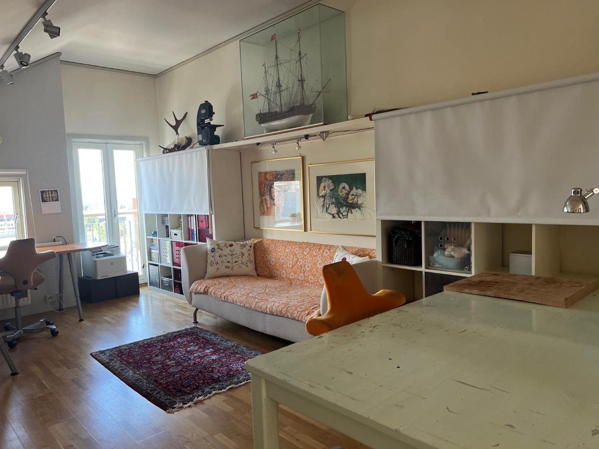 Two-Bedroom Studio Apartment photo 2