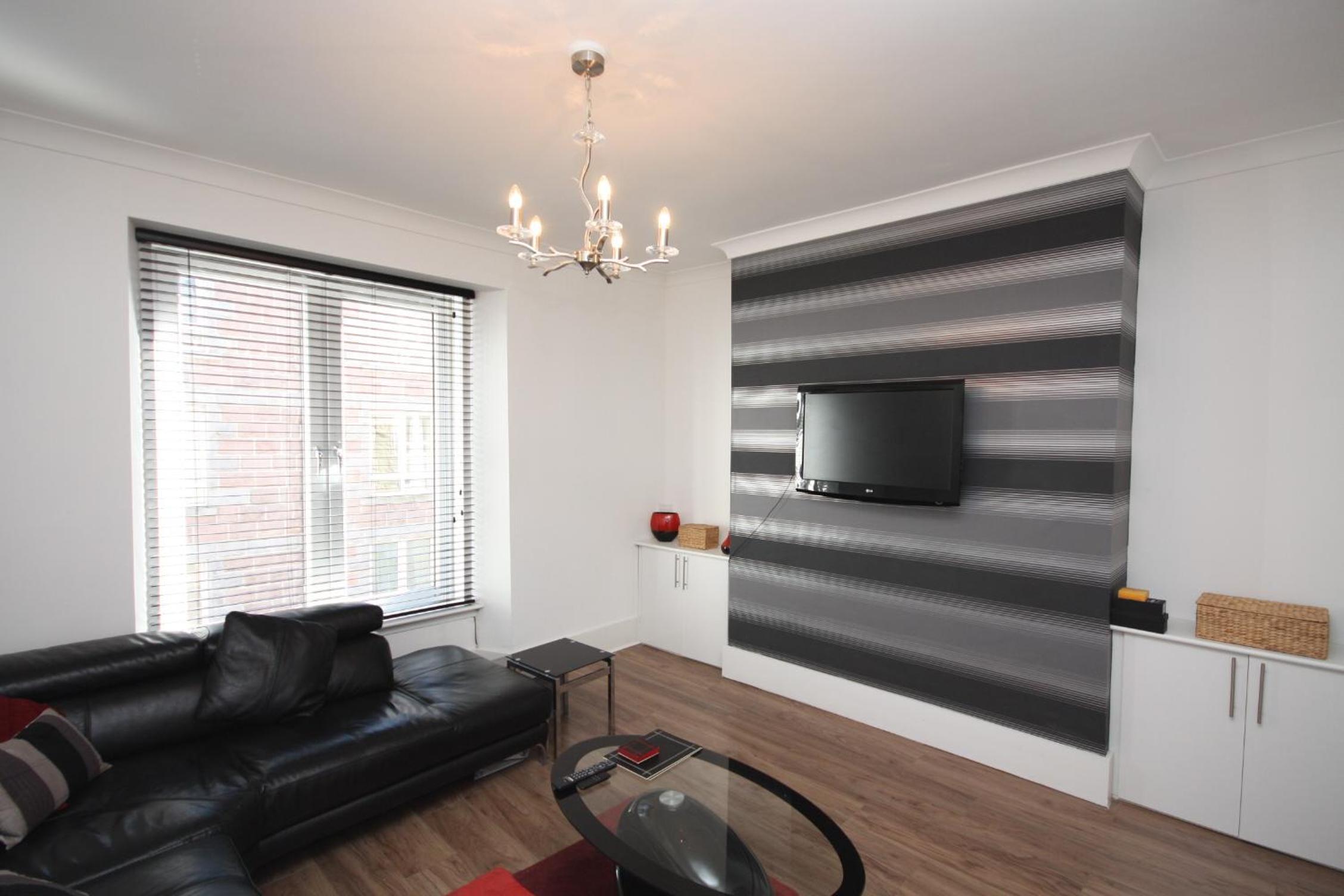 One-Bedroom Apartment - Photo 1