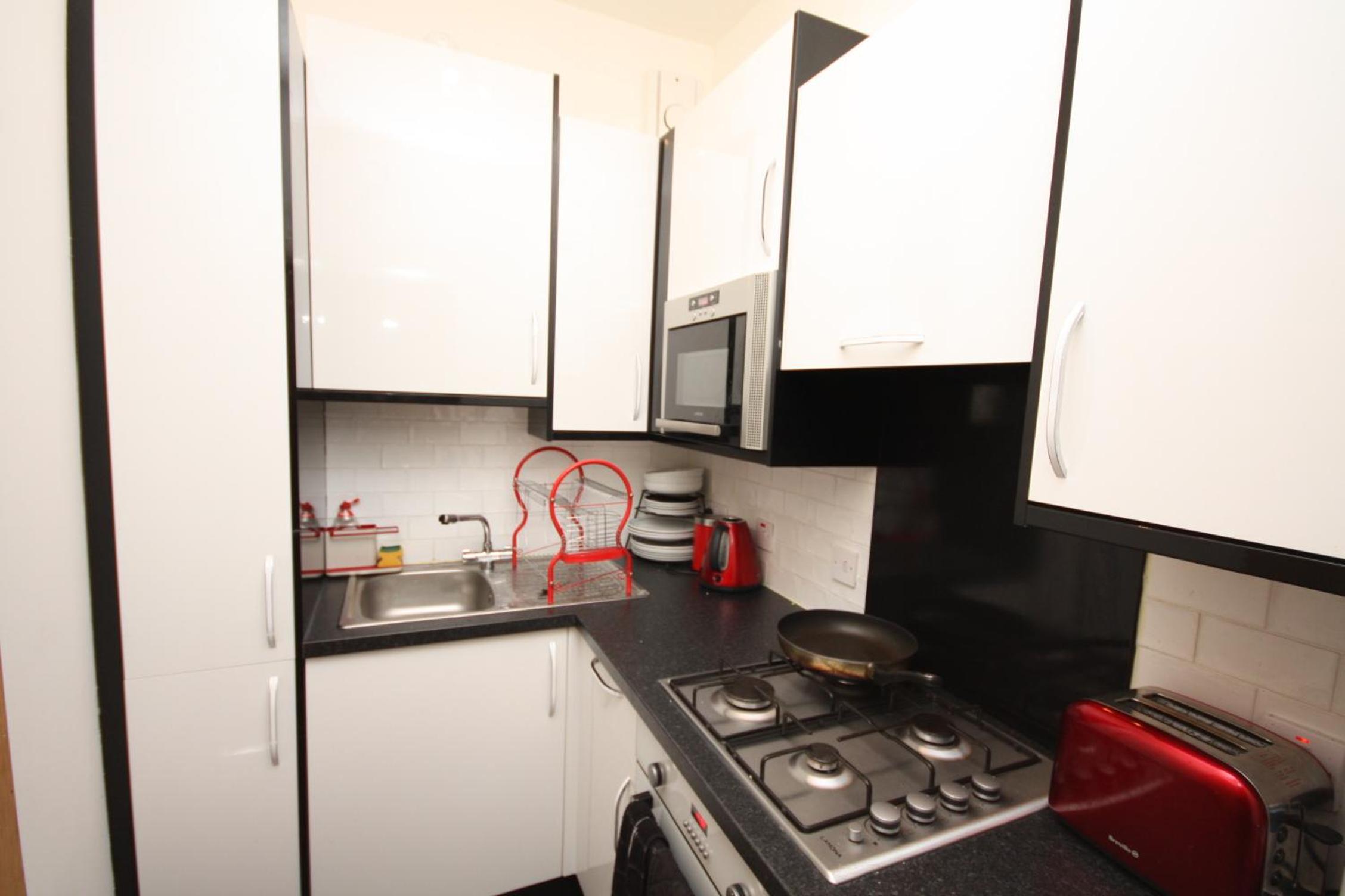 One-Bedroom Apartment - Photo 5