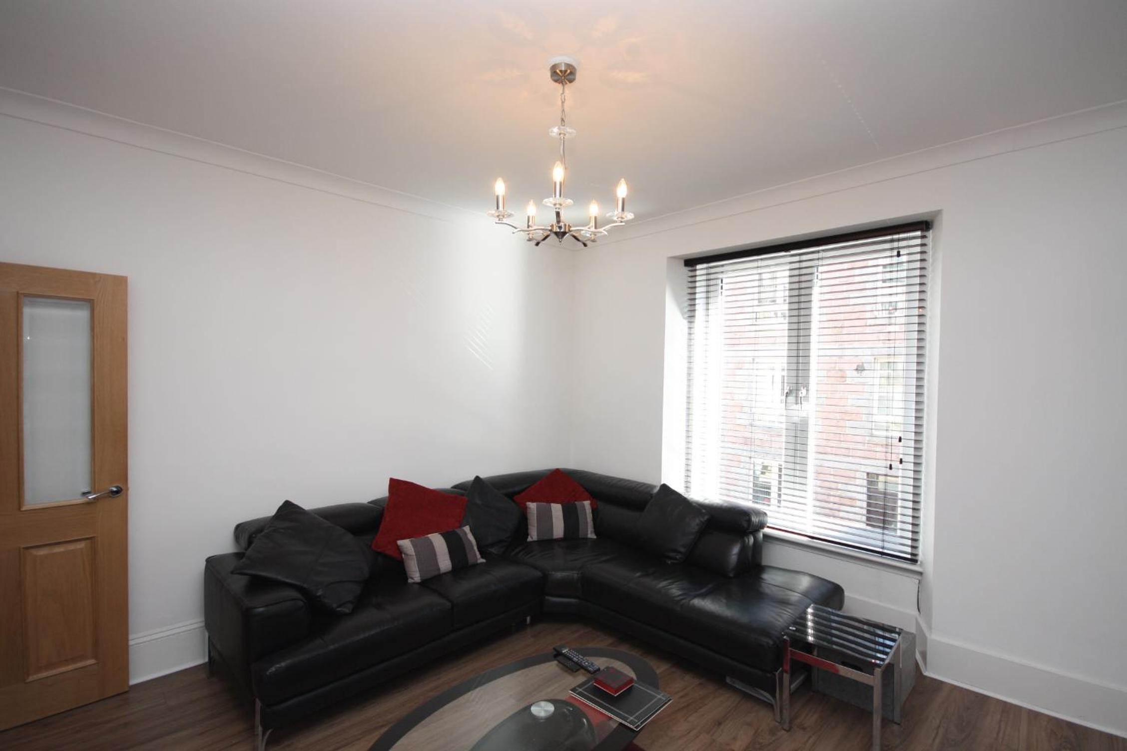 One-Bedroom Apartment - Photo 7