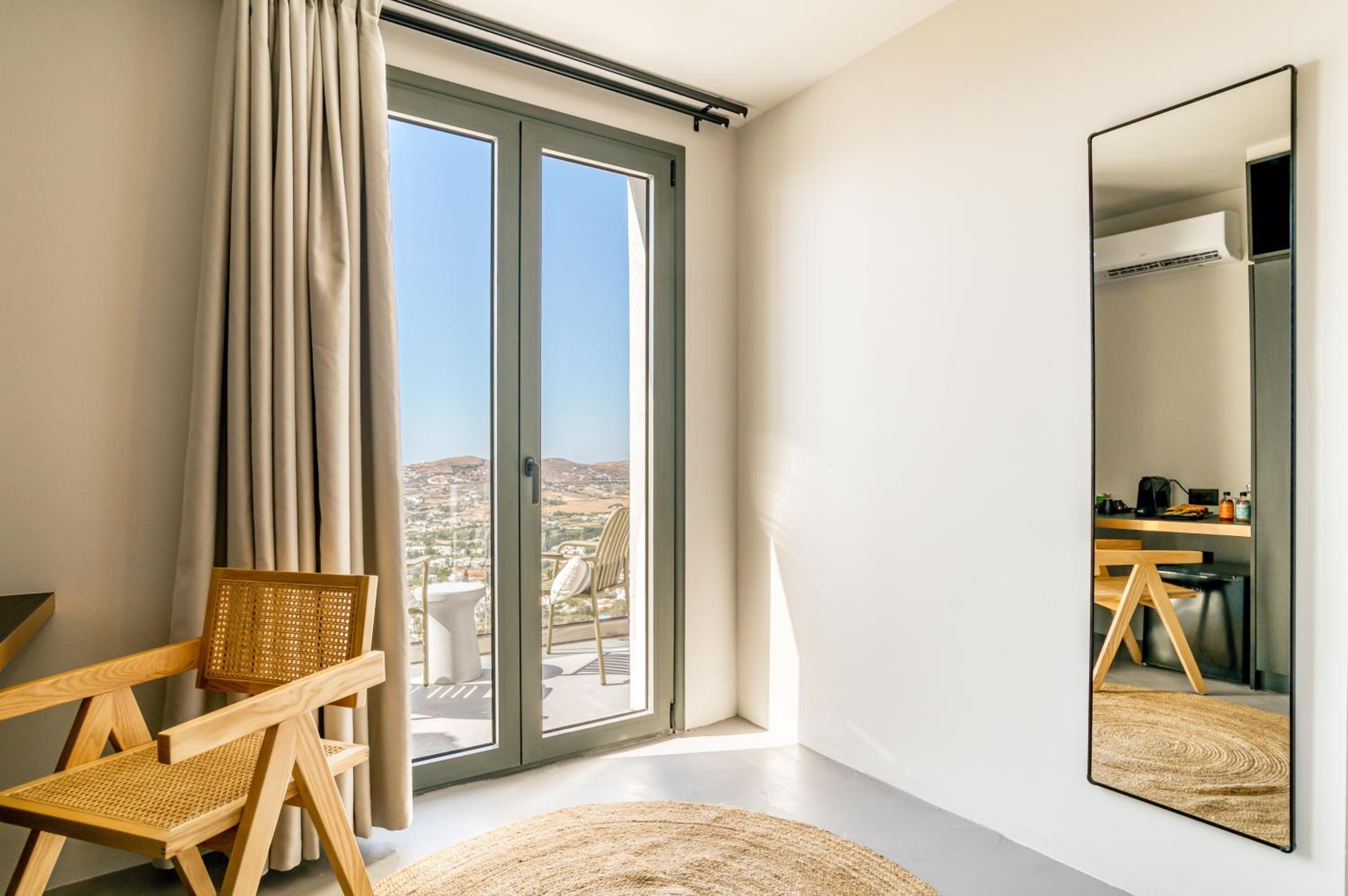 Deluxe Double Room with Balcony and Sea View