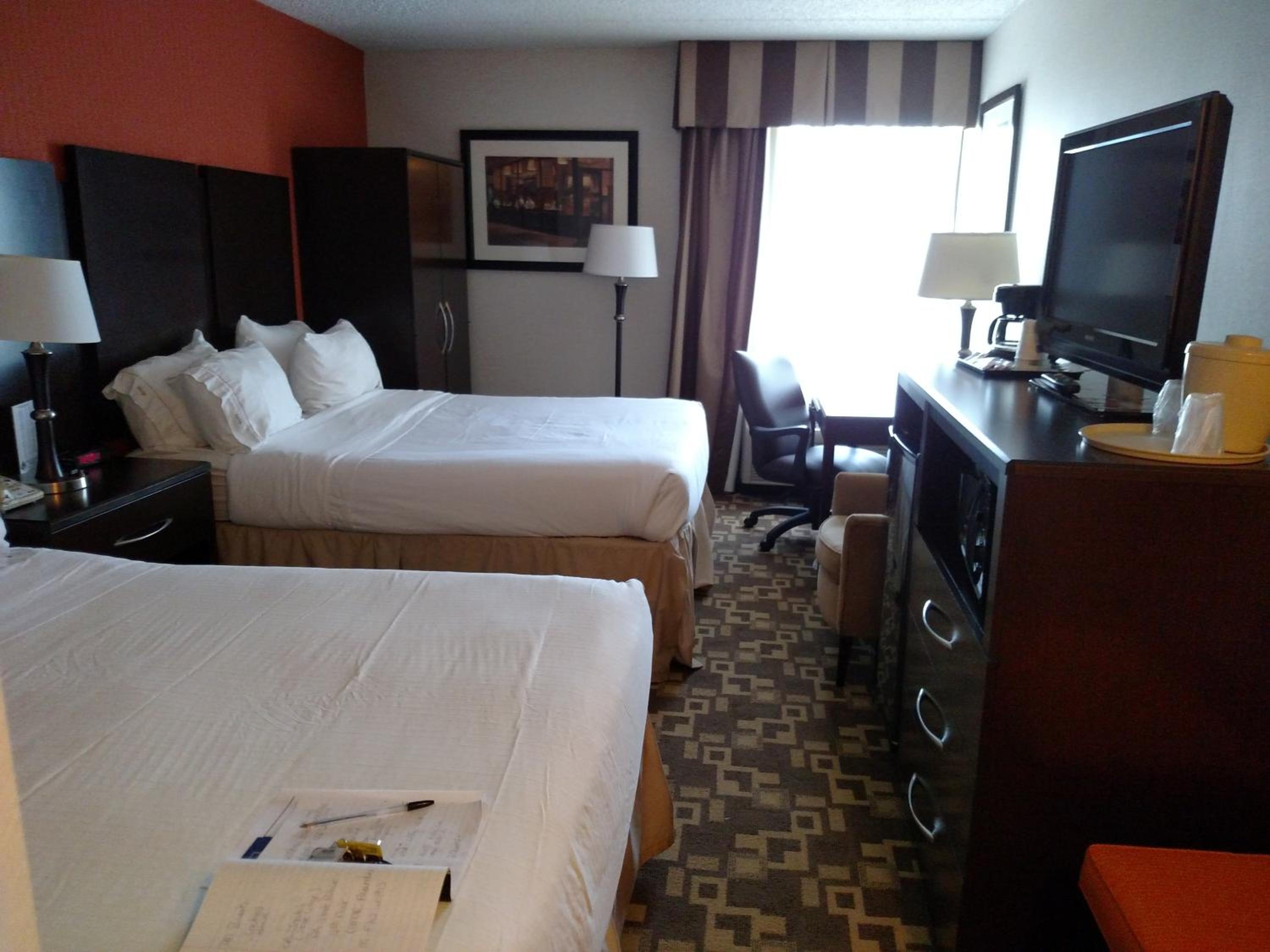 Standard Room with Two Queen Beds - Photo 1