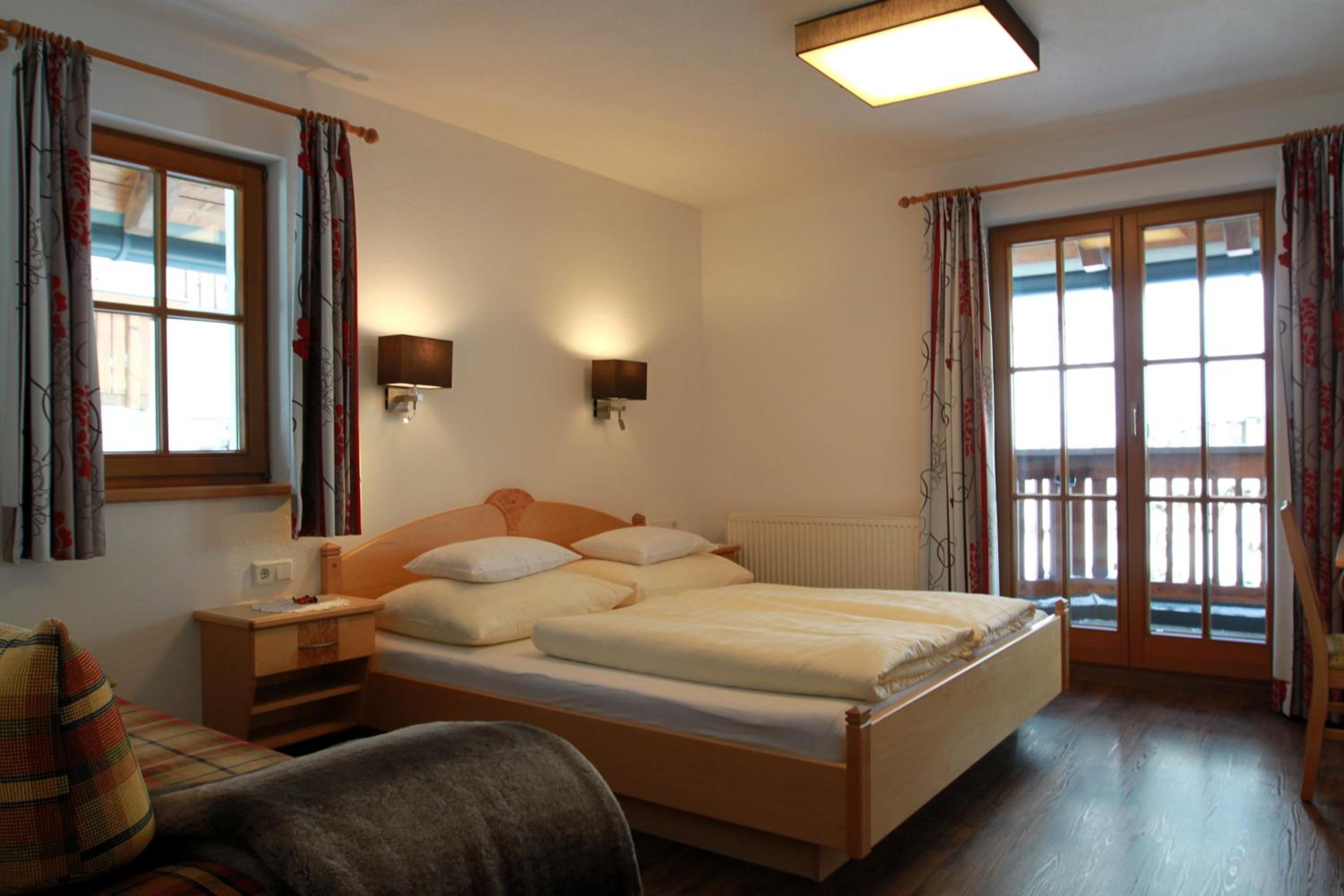 One-Bedroom Apartment with Balcony photo 1