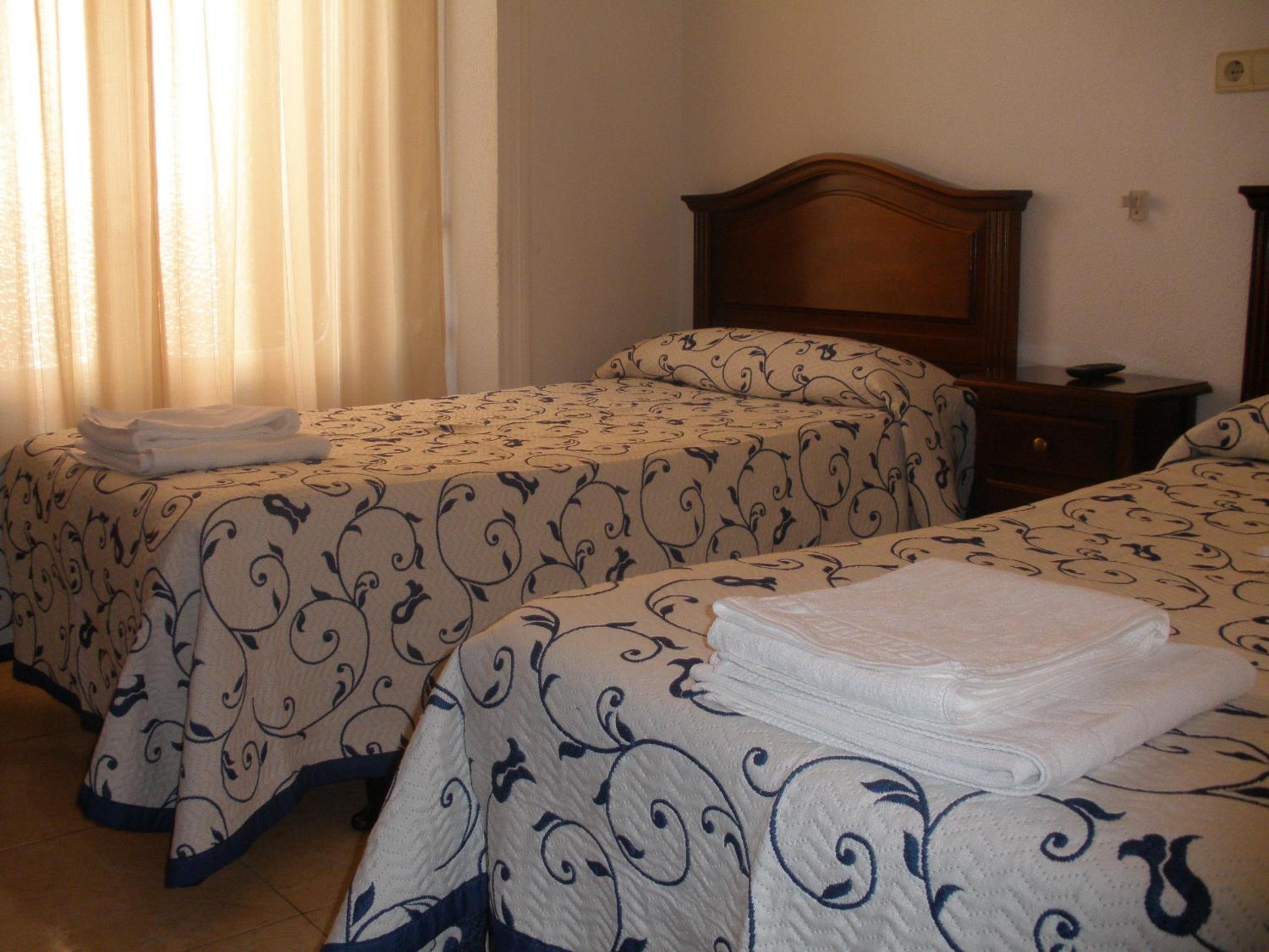 Double Room with Shared Bathroom photo 3