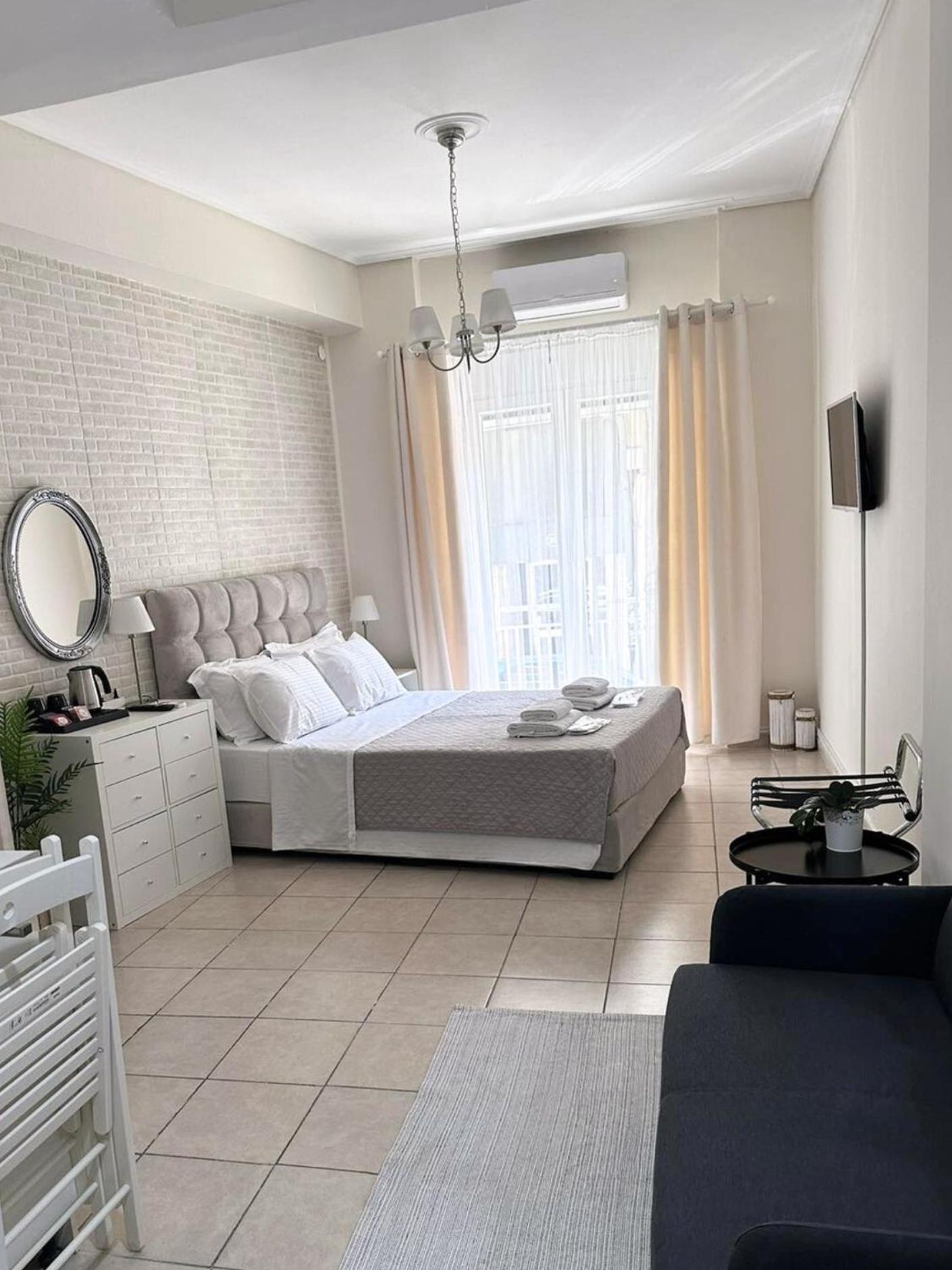 One-Bedroom Deluxe Apartment