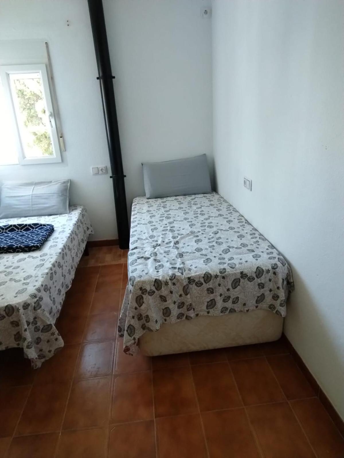 Double Room with Private Bathroom - Photo 12