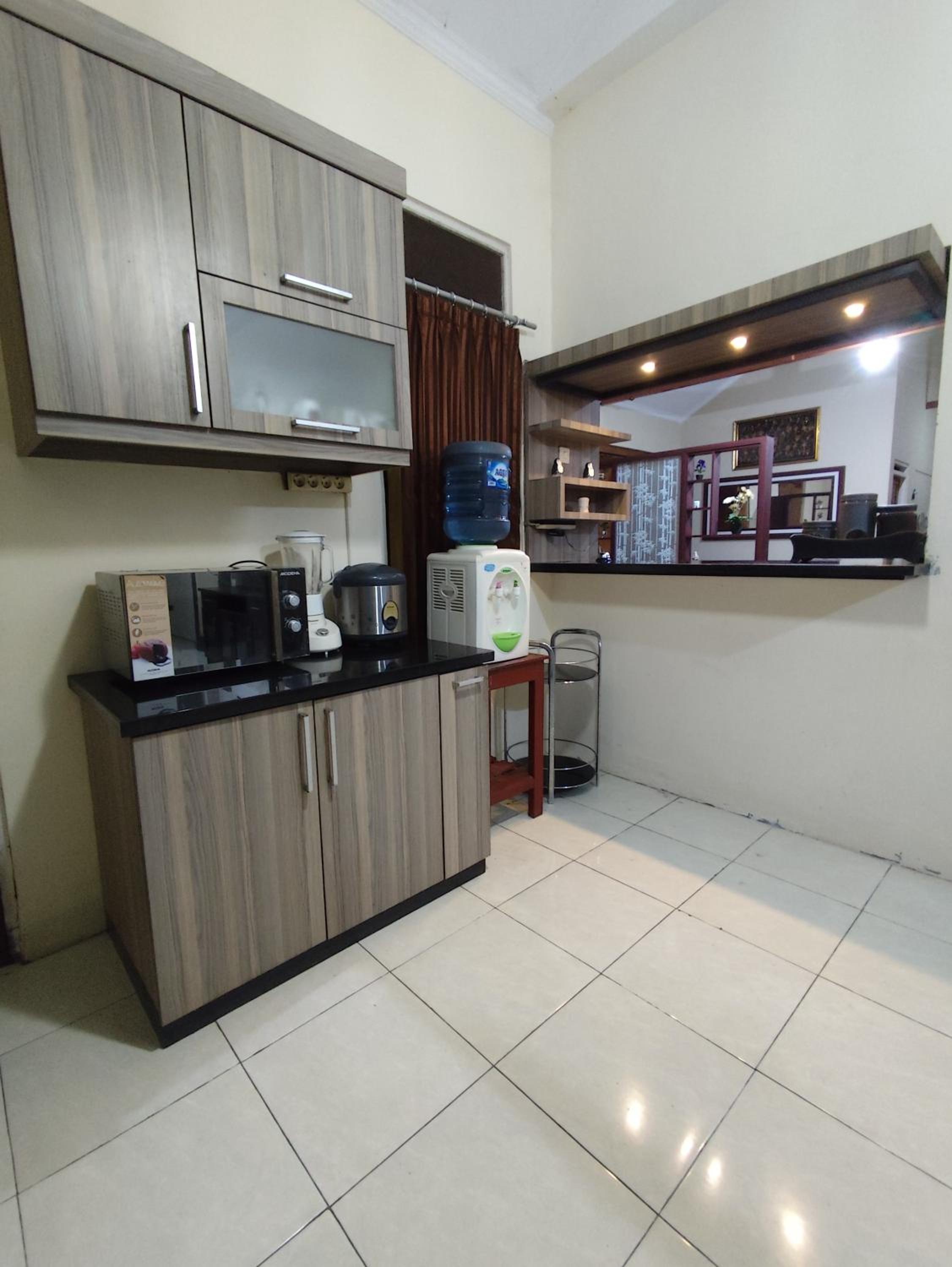 Four-Bedroom House photo 2
