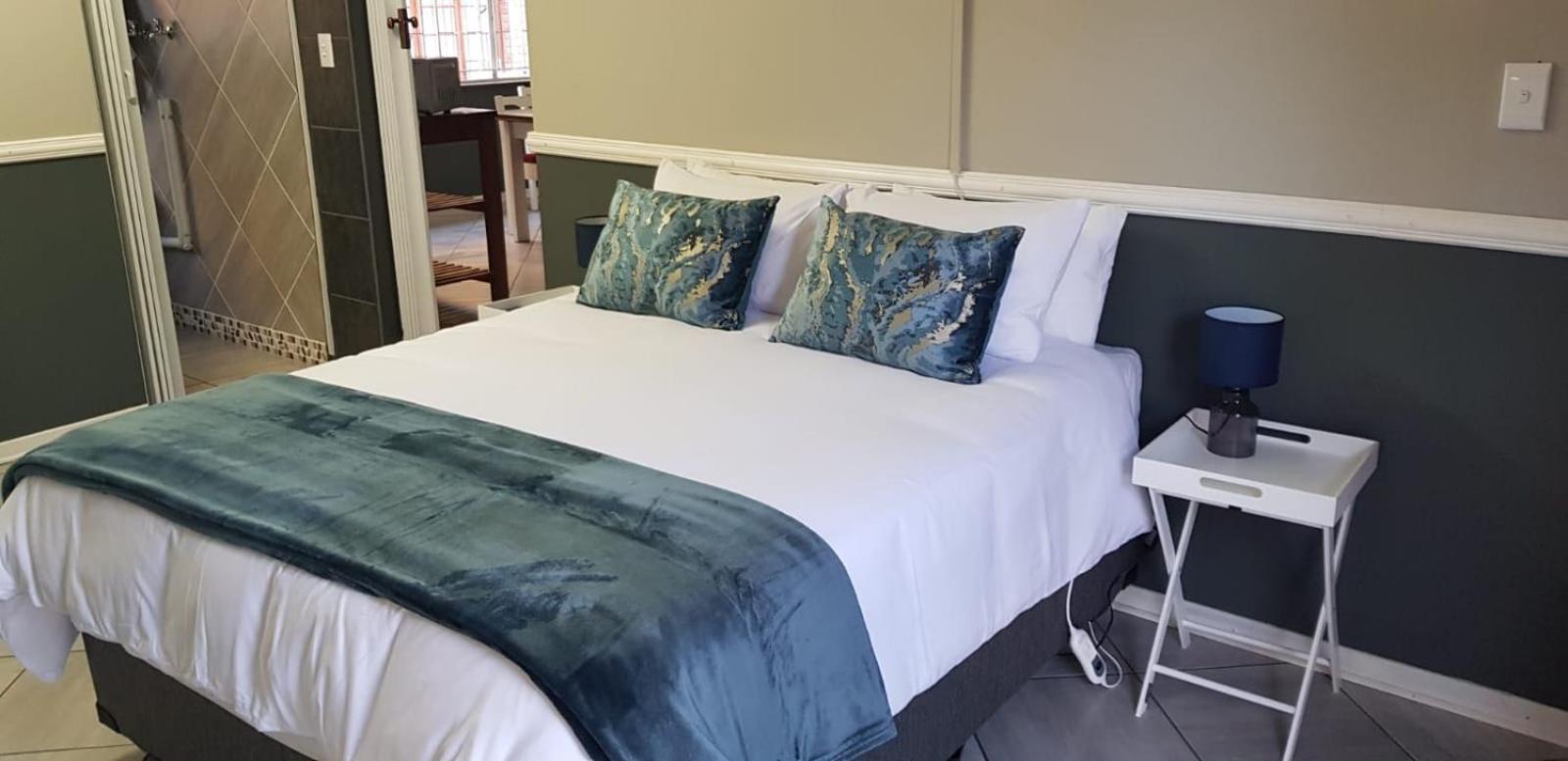 Deluxe Double Room with Shower photo 3