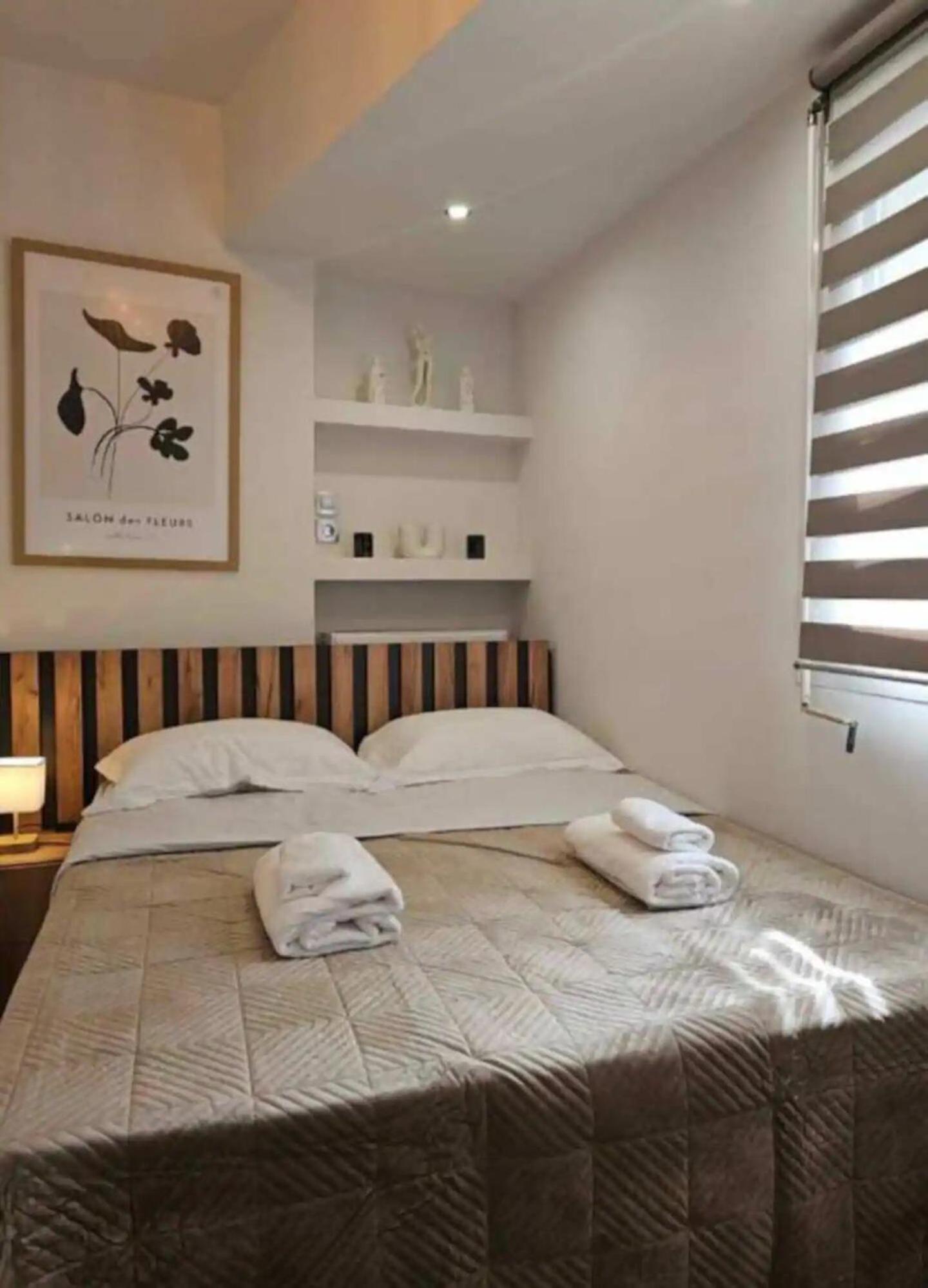 One-Bedroom Apartment with Balcony