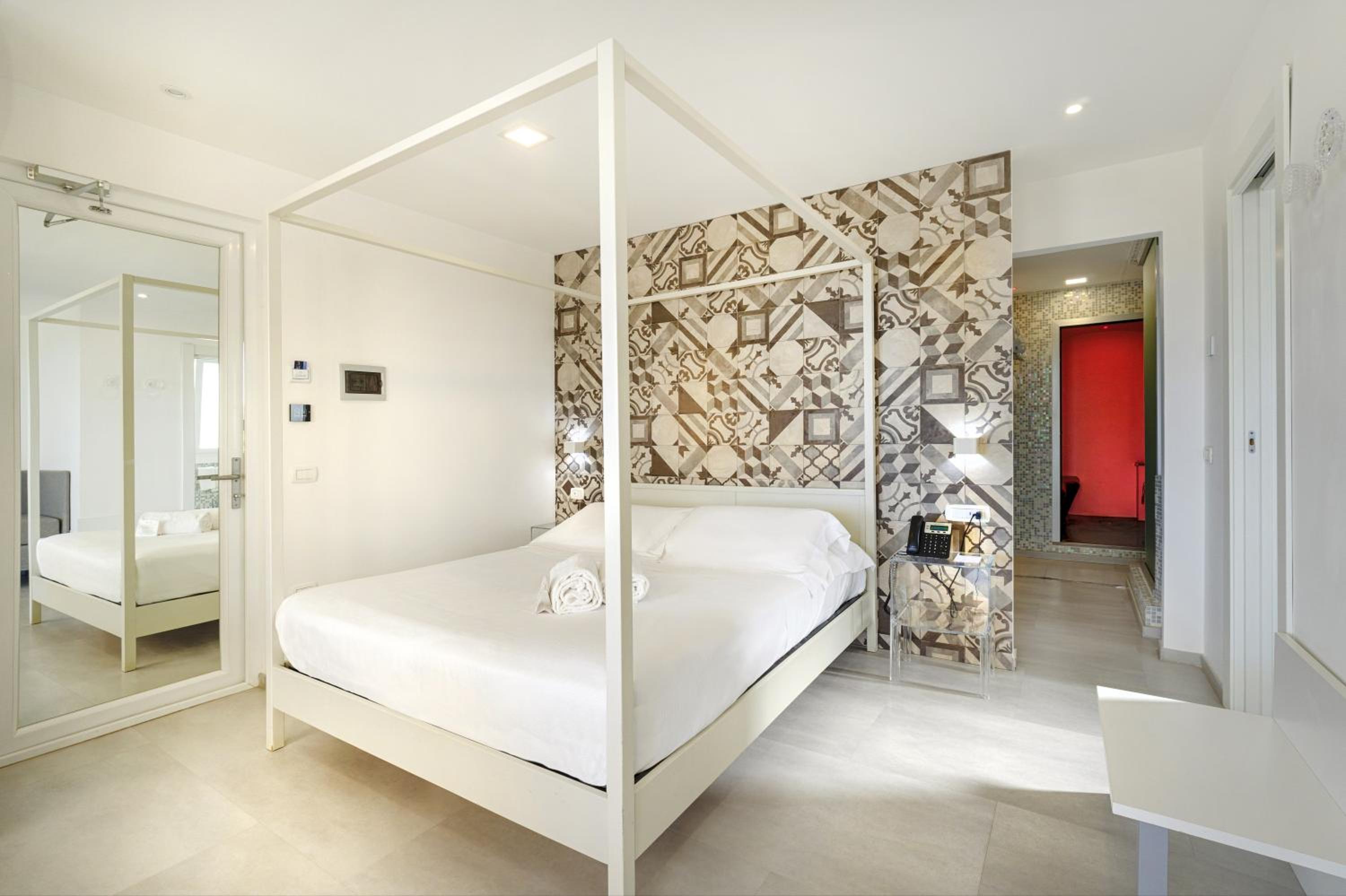 Queen Room with Private Spa & View