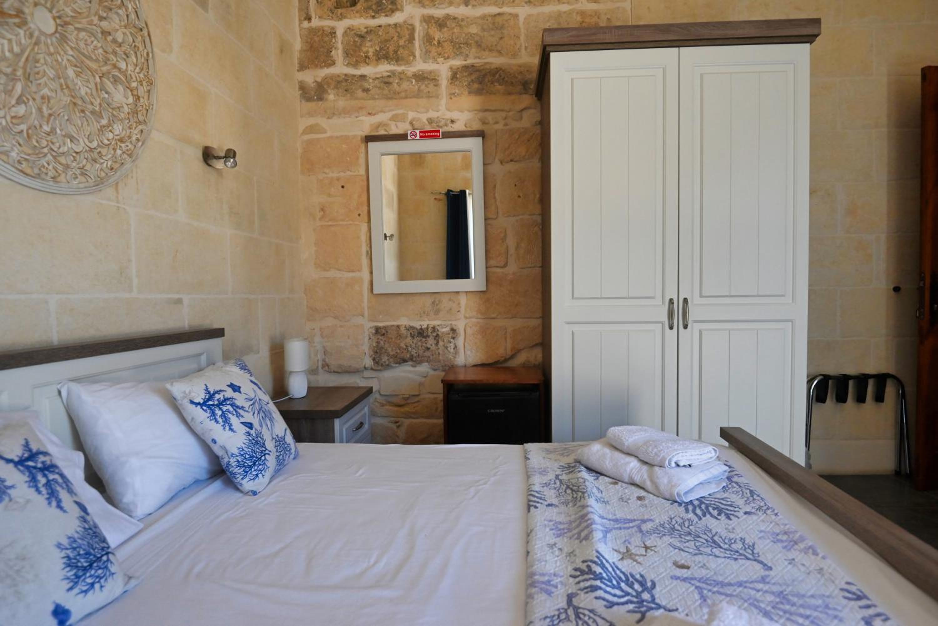 Double Room - Photo 2