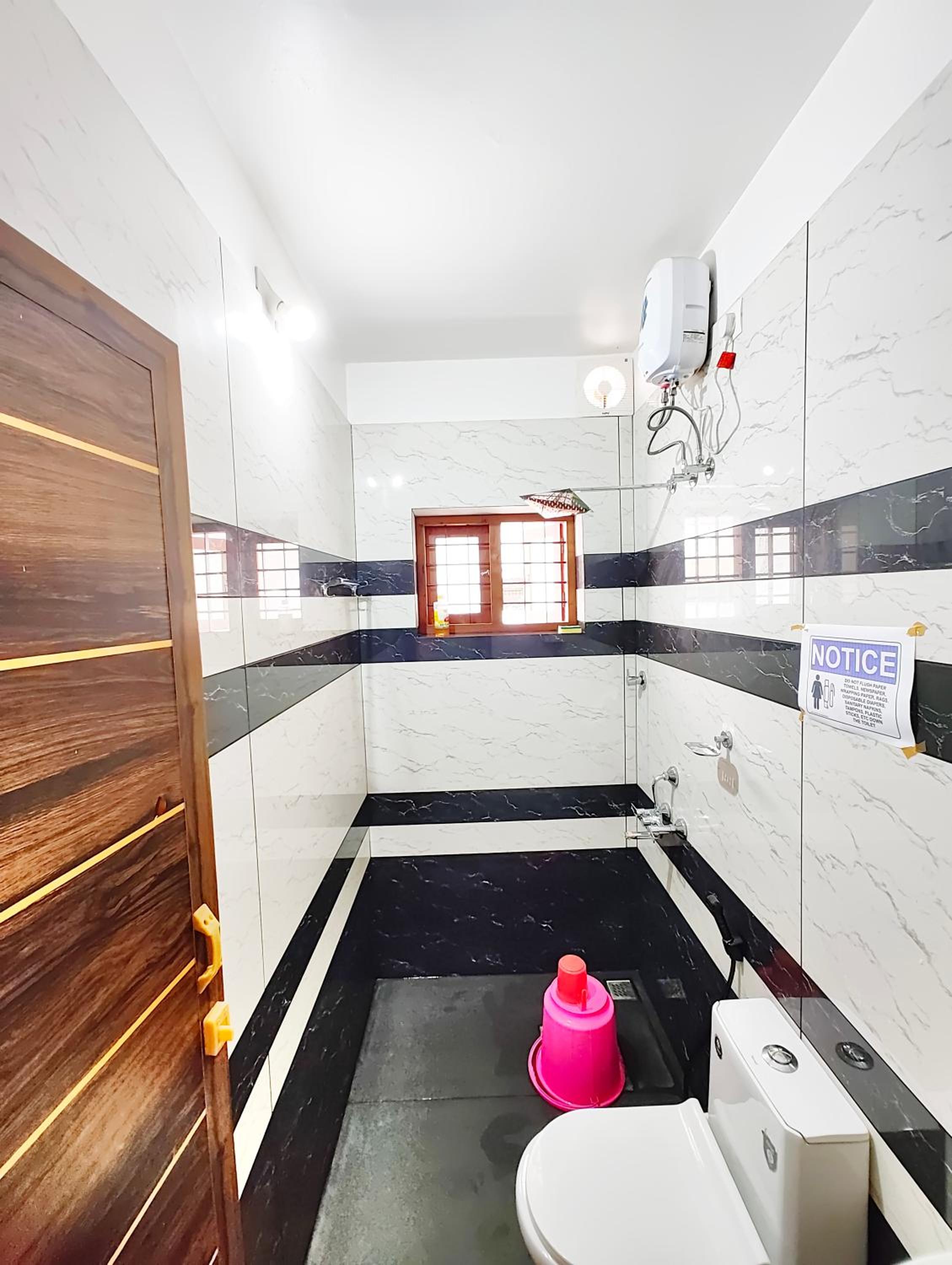 Deluxe Double Room (2 Adults + 1 Child)