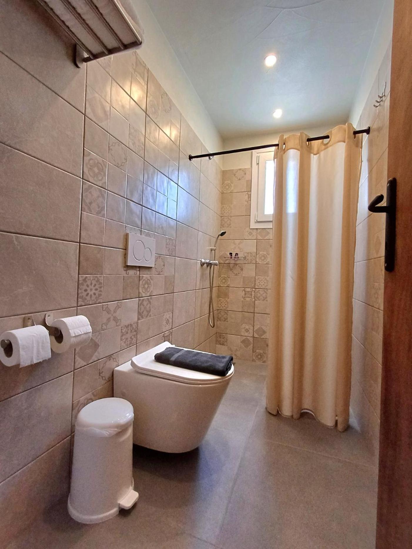 Apartment - Ground Floor photo 2