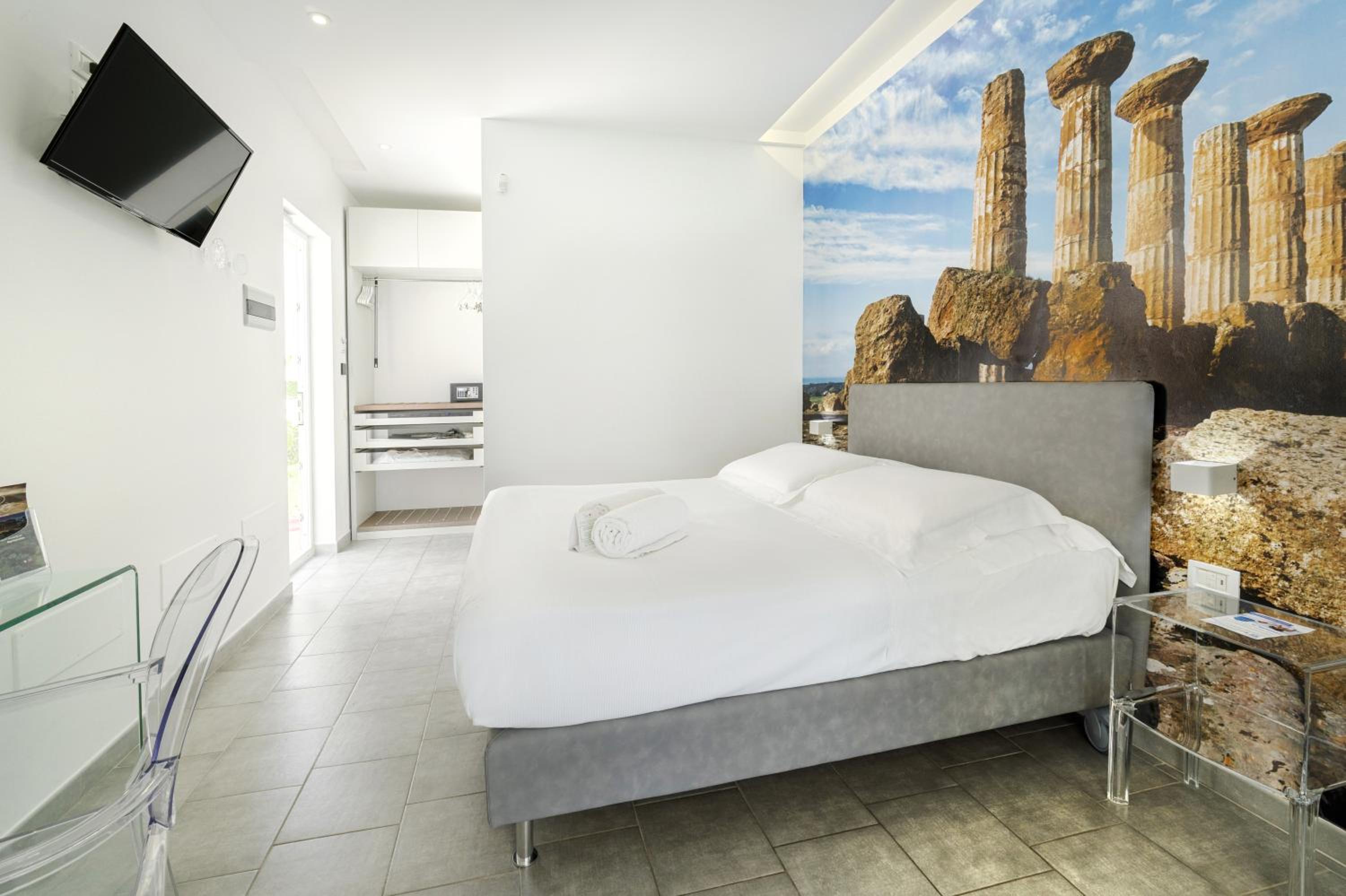 Superior Double Room with Private No Heated Pool
