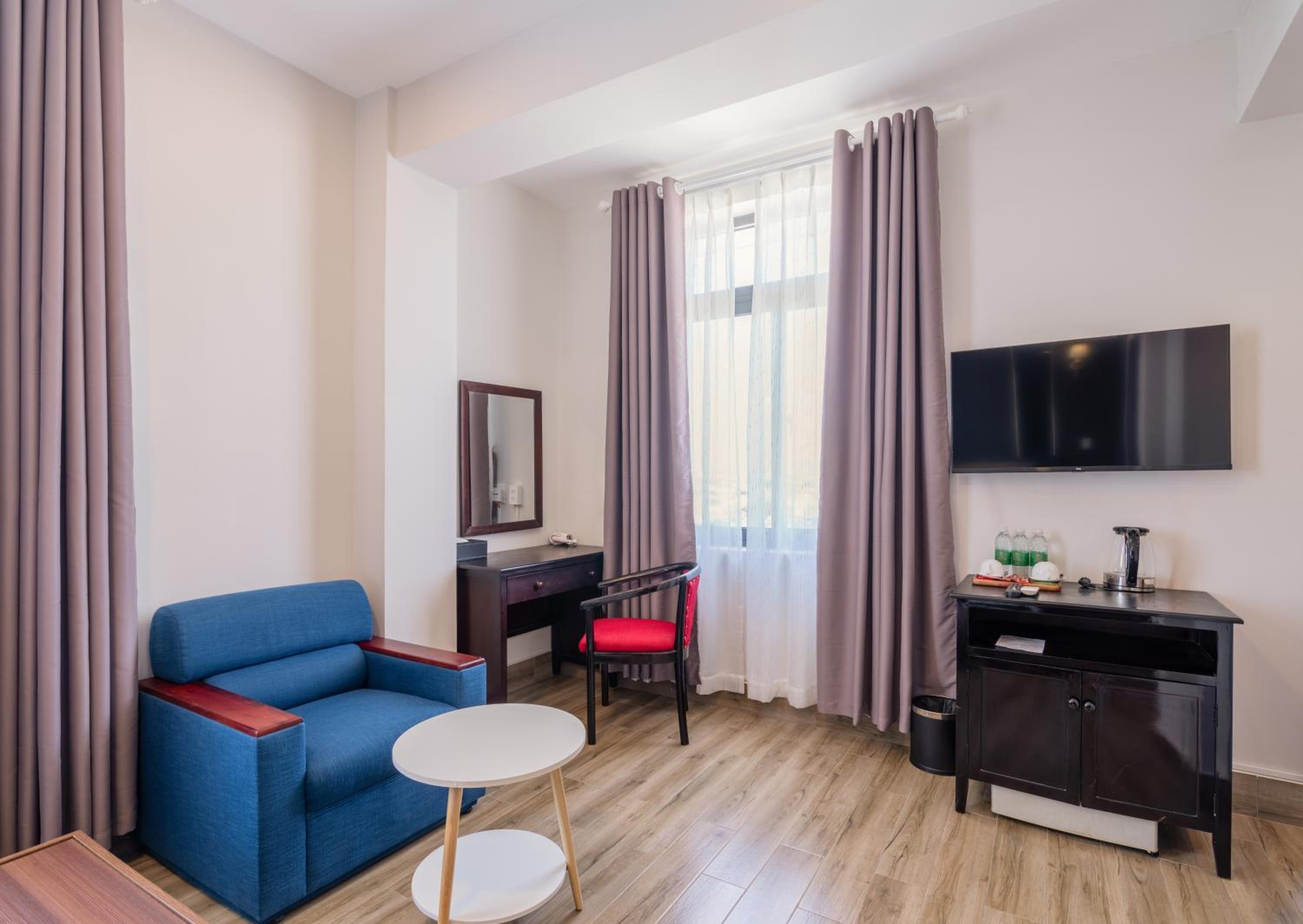 Deluxe Room - Photo 14
