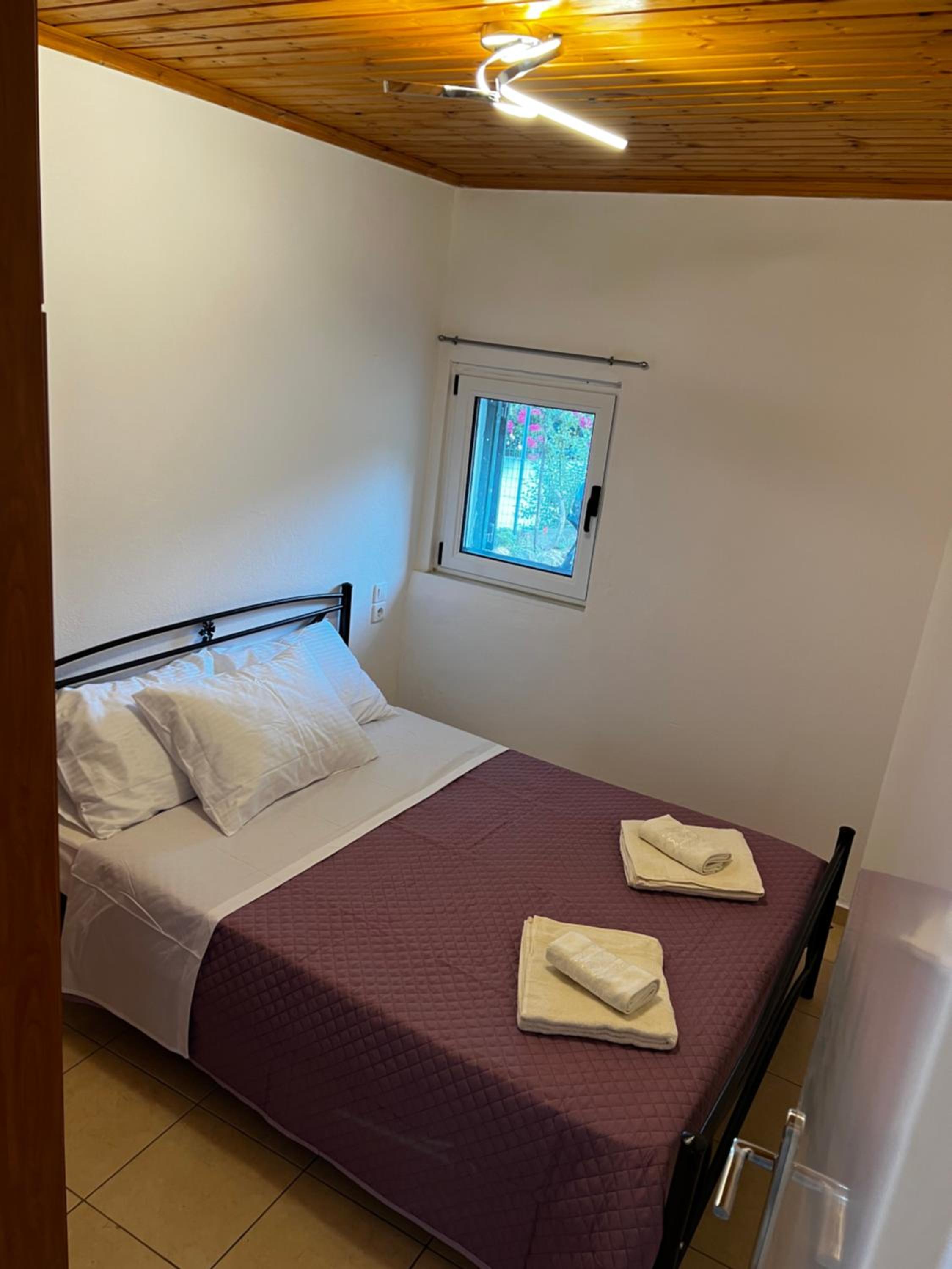 One-Bedroom House photo 1
