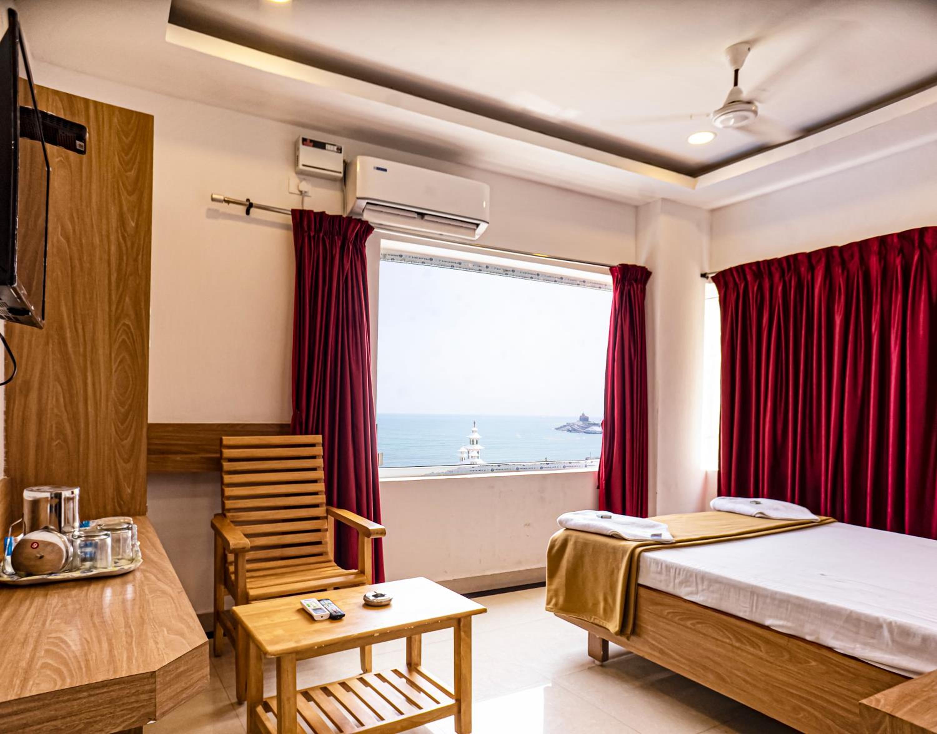 Deluxe Double Room with Sea View photo 1