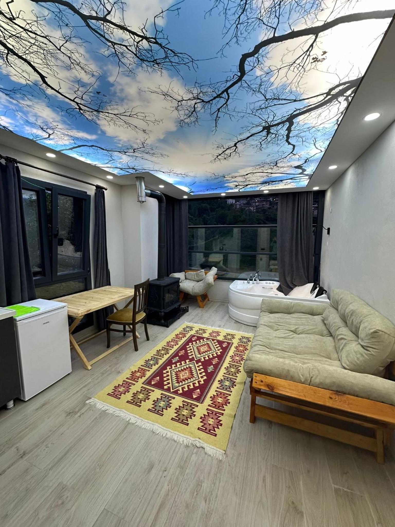 Deluxe Suite With Spa Bath