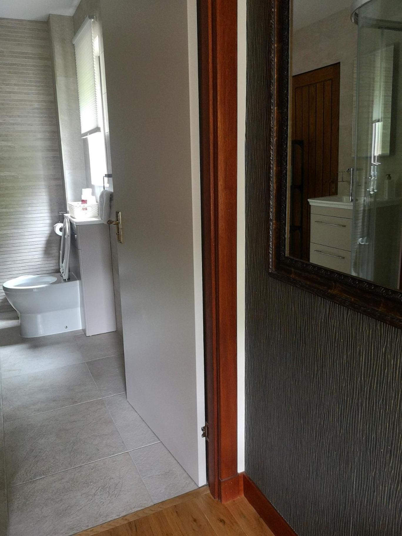 Suite - Photo 10