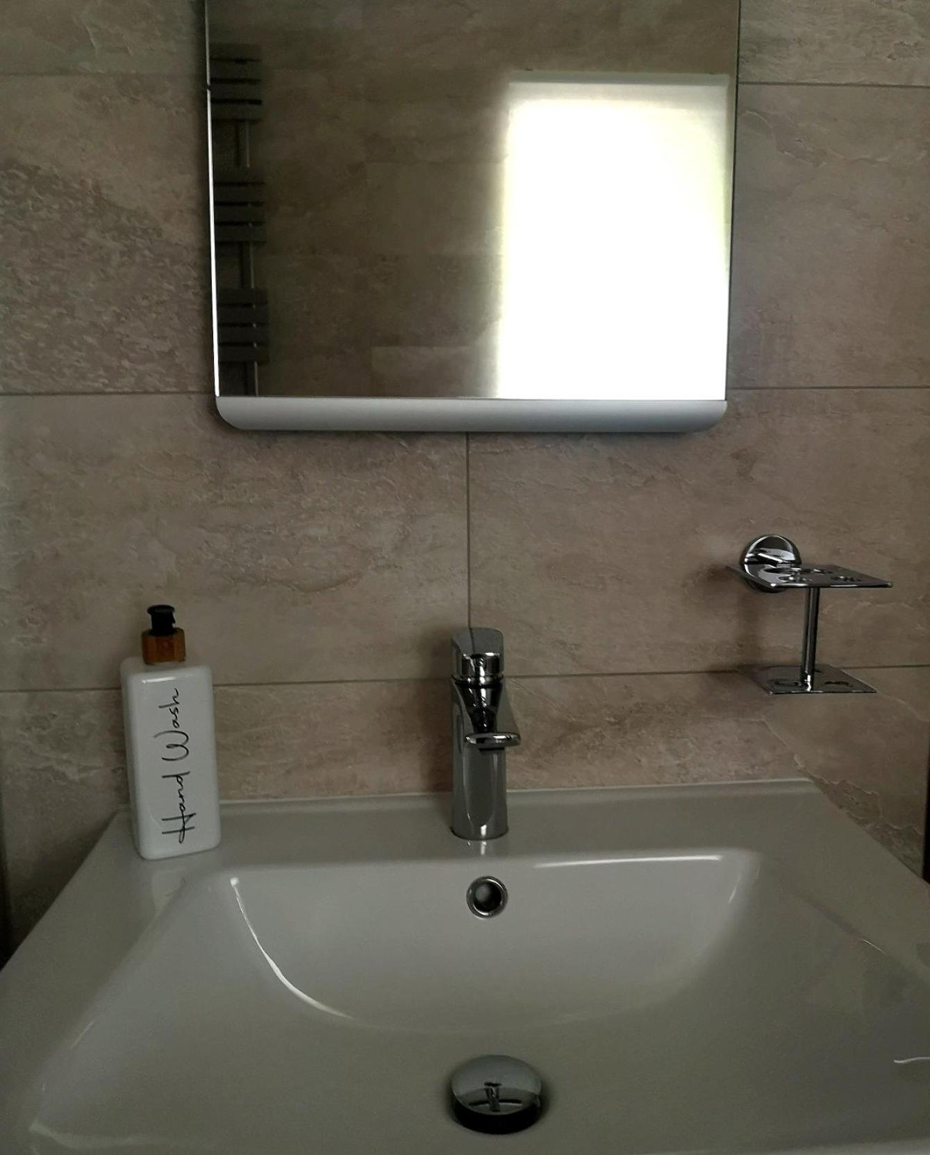 Suite - Photo 15
