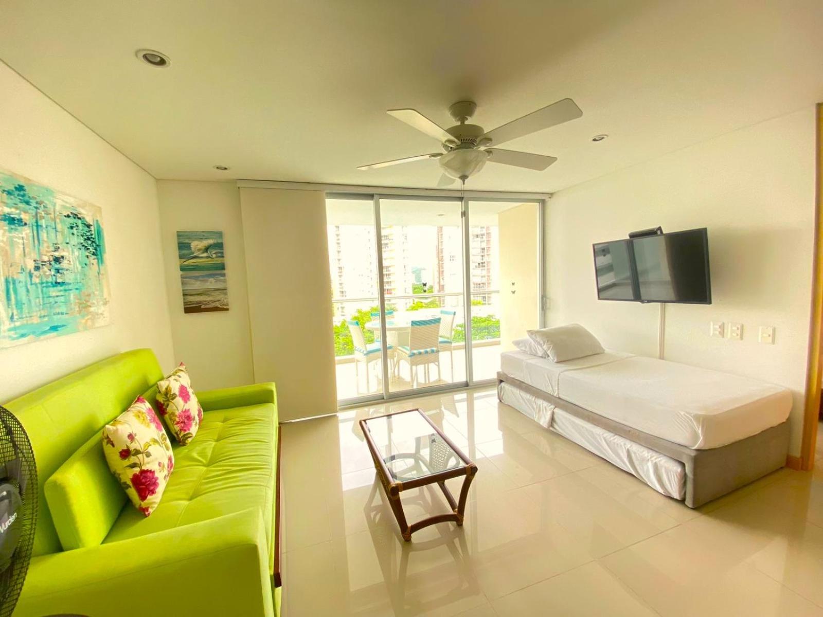 One-Bedroom Apartment With Pool View photo 1