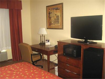 1 King Bed Non Smoking - Photo 3