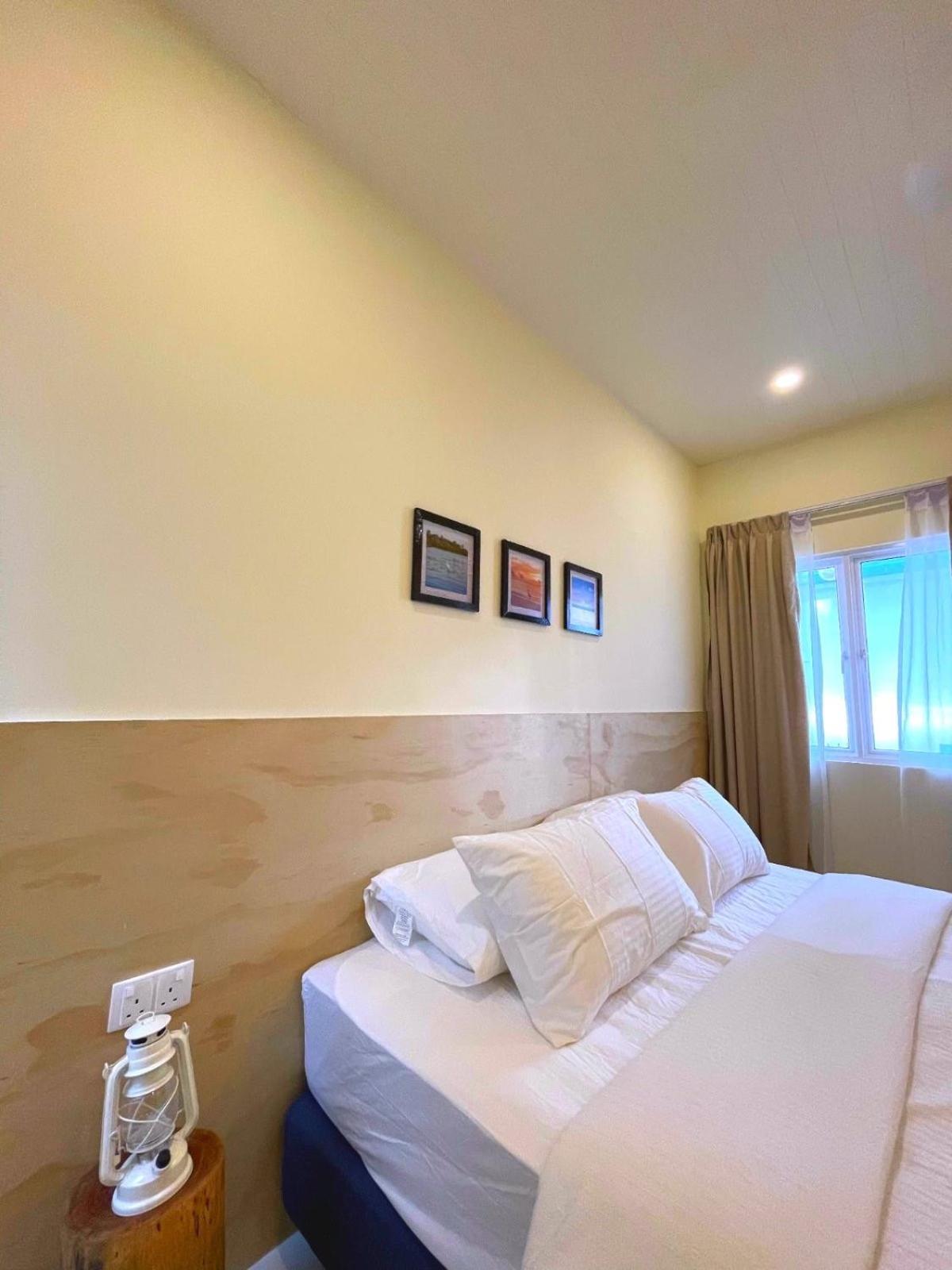 Deluxe Double Room (2 Adults + 1 Child) photo 2