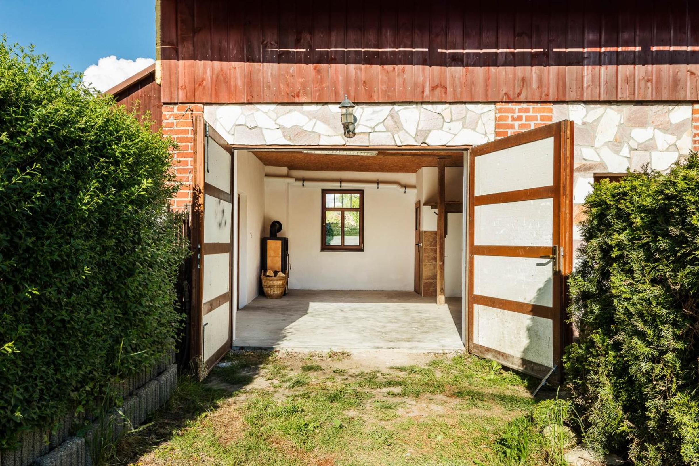 Three-Bedroom House photo 3