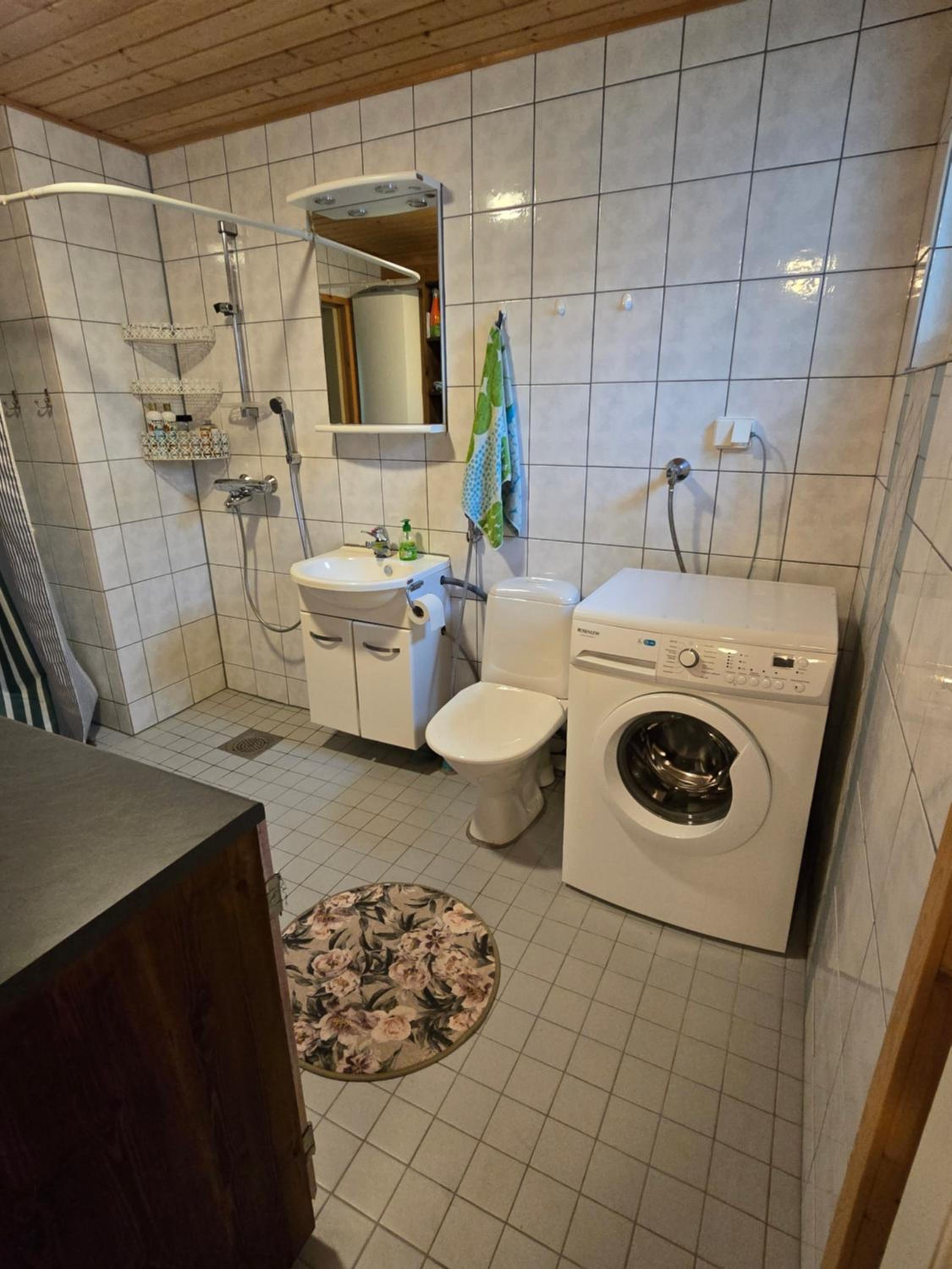 Two-Bedroom House photo 3