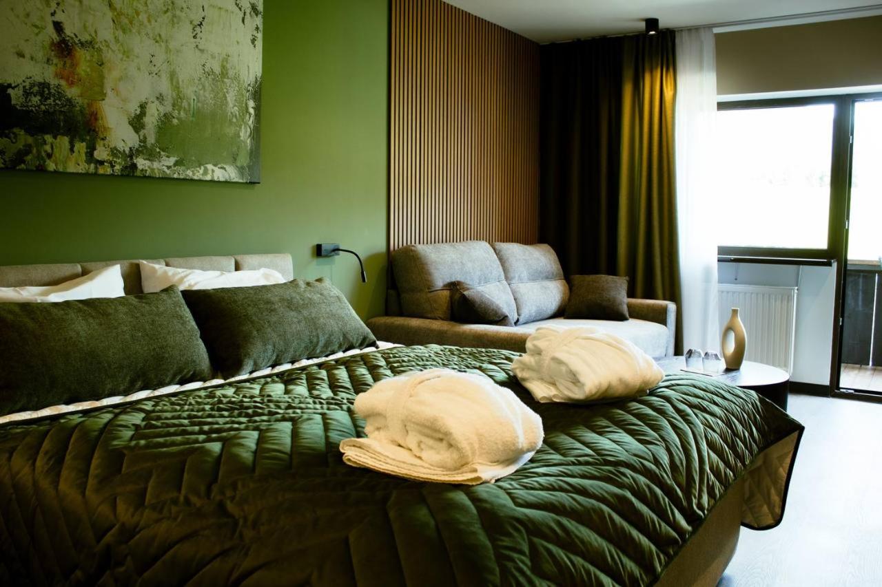 Queen Room with Balcony photo 2