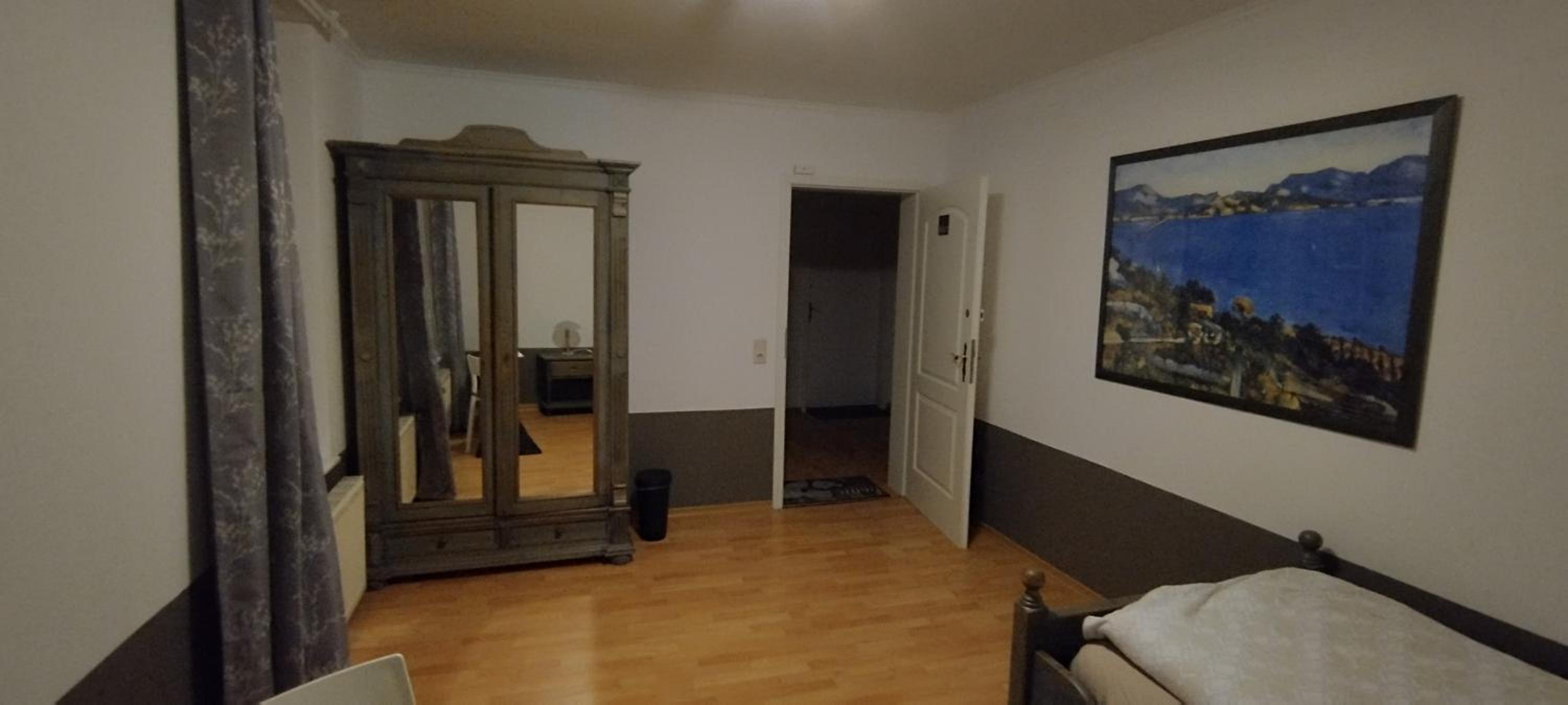 Single Room photo 3
