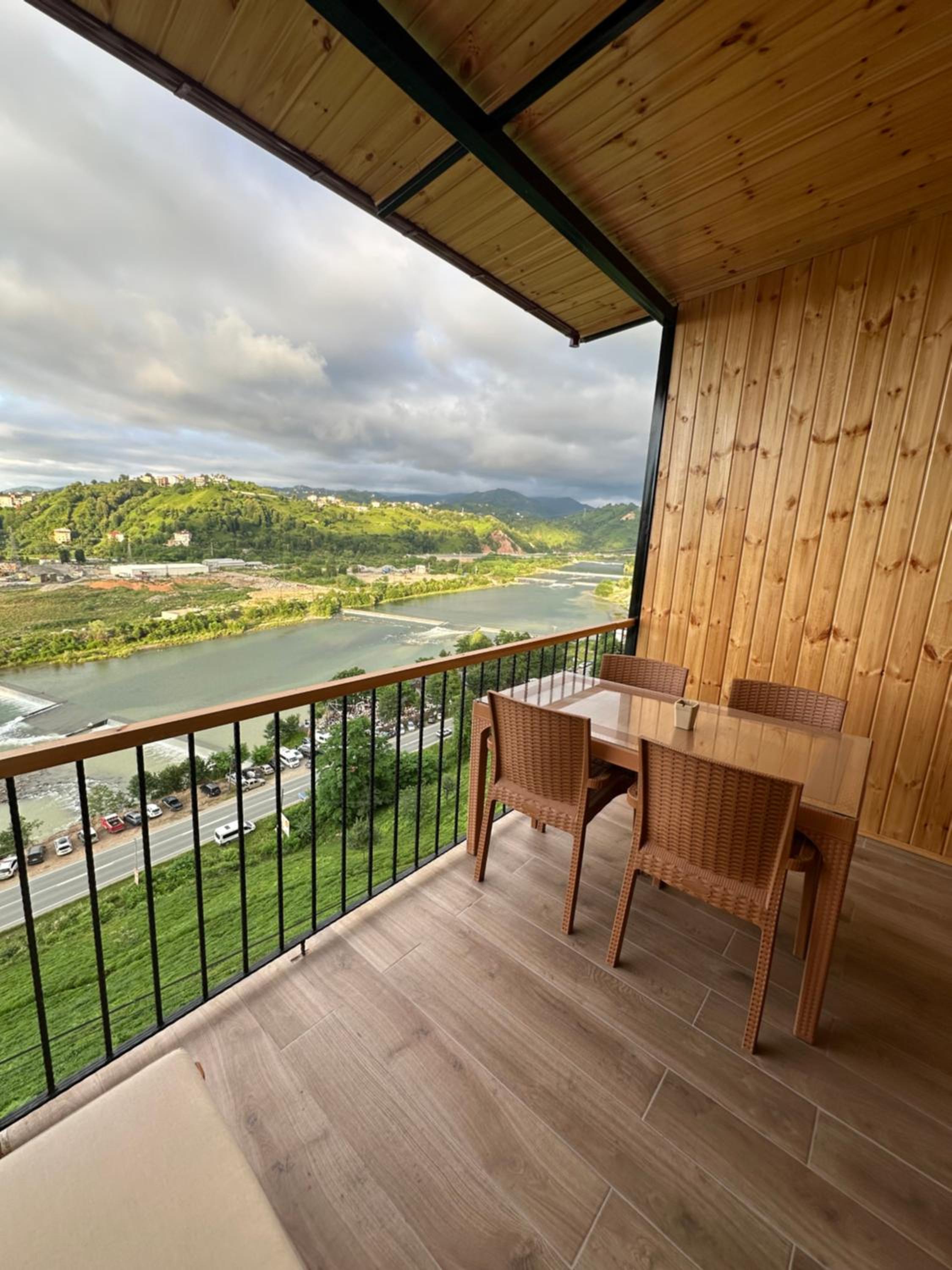 Suite with River View - Photo 3