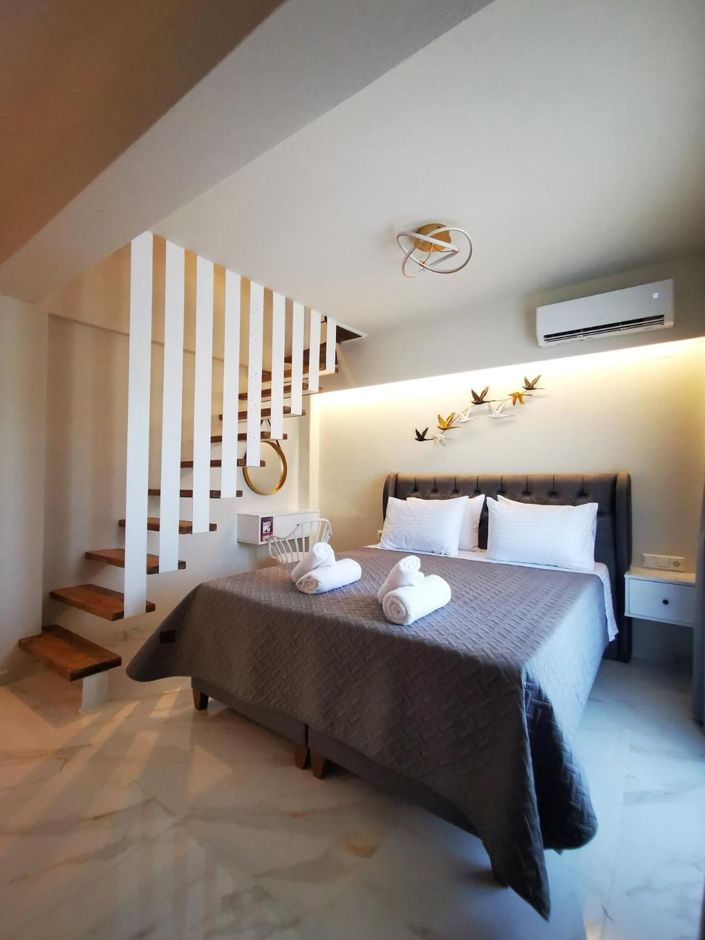 Deluxe Suite with Sea View photo 1