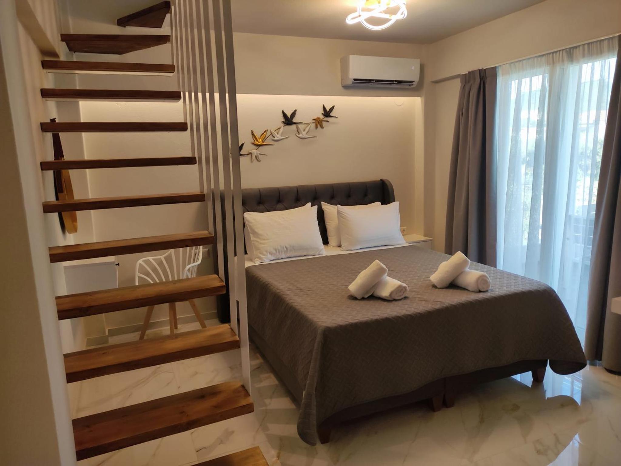 Deluxe King Suite