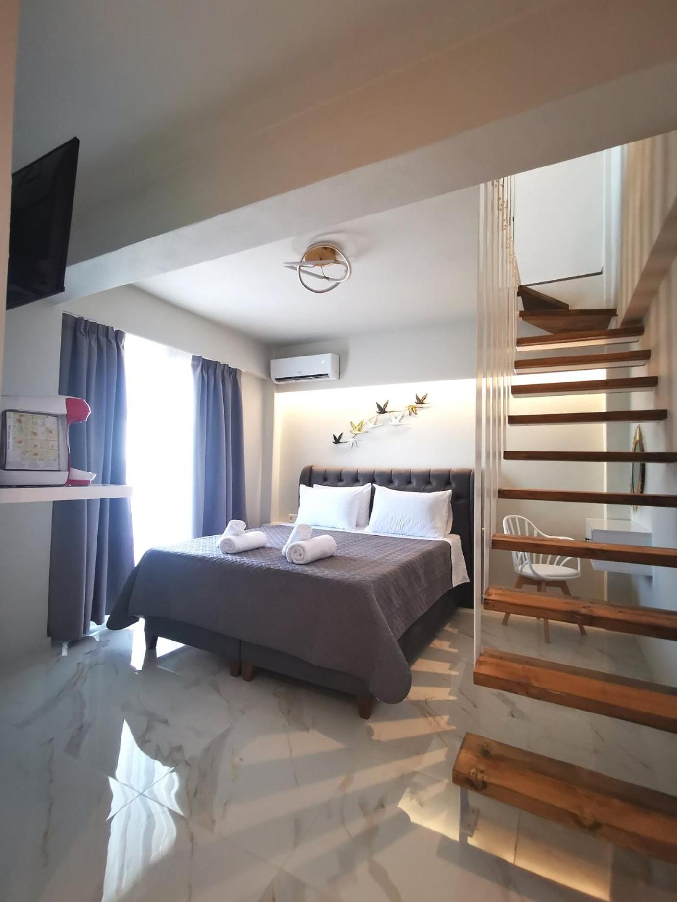 Deluxe Suite with Sea View photo 3