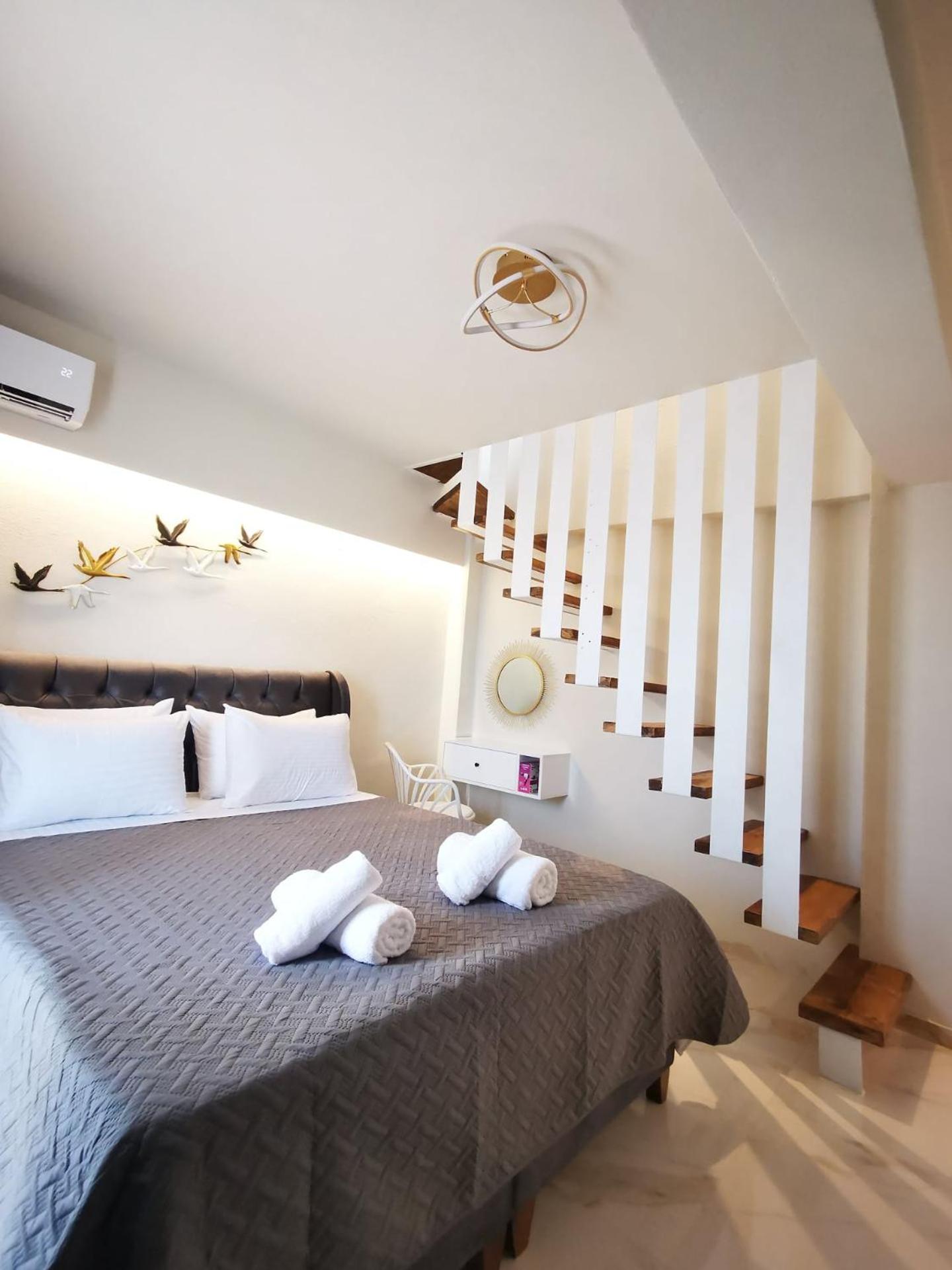 Deluxe Suite with Sea View