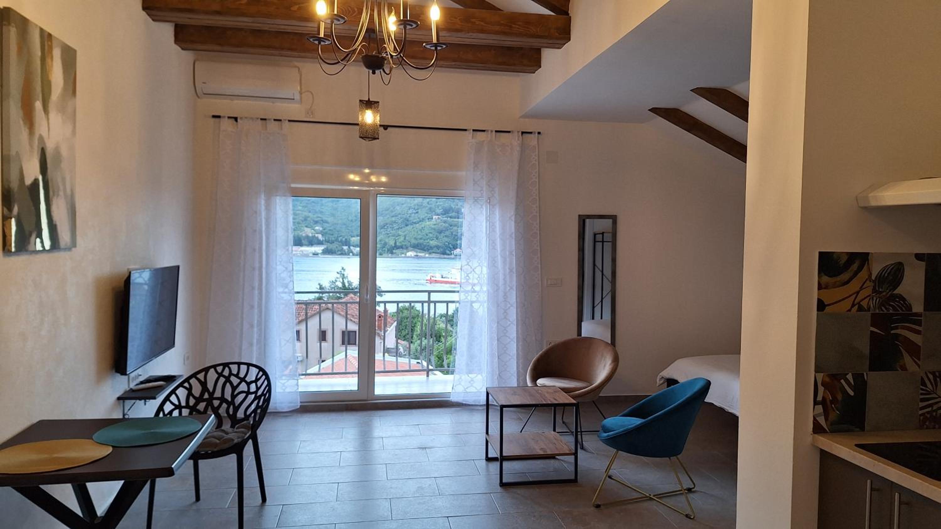 Deluxe Double Room with Balcony and Sea View