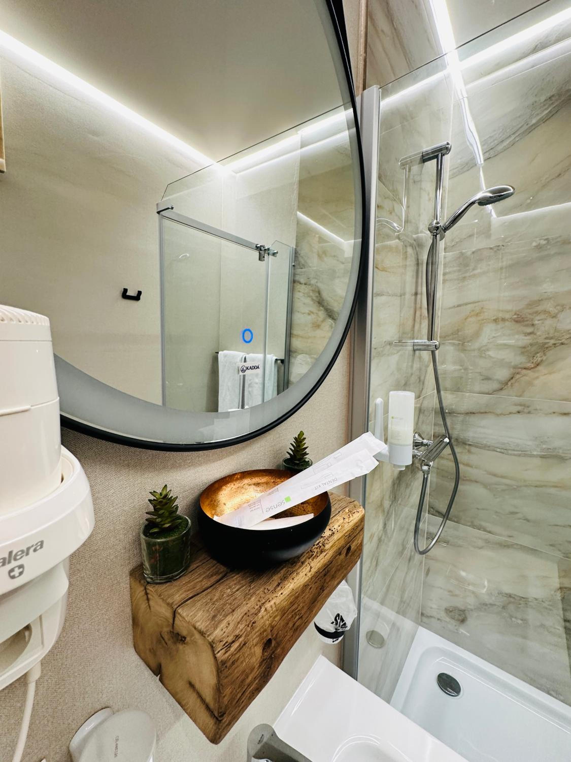 Double Room - Photo 24