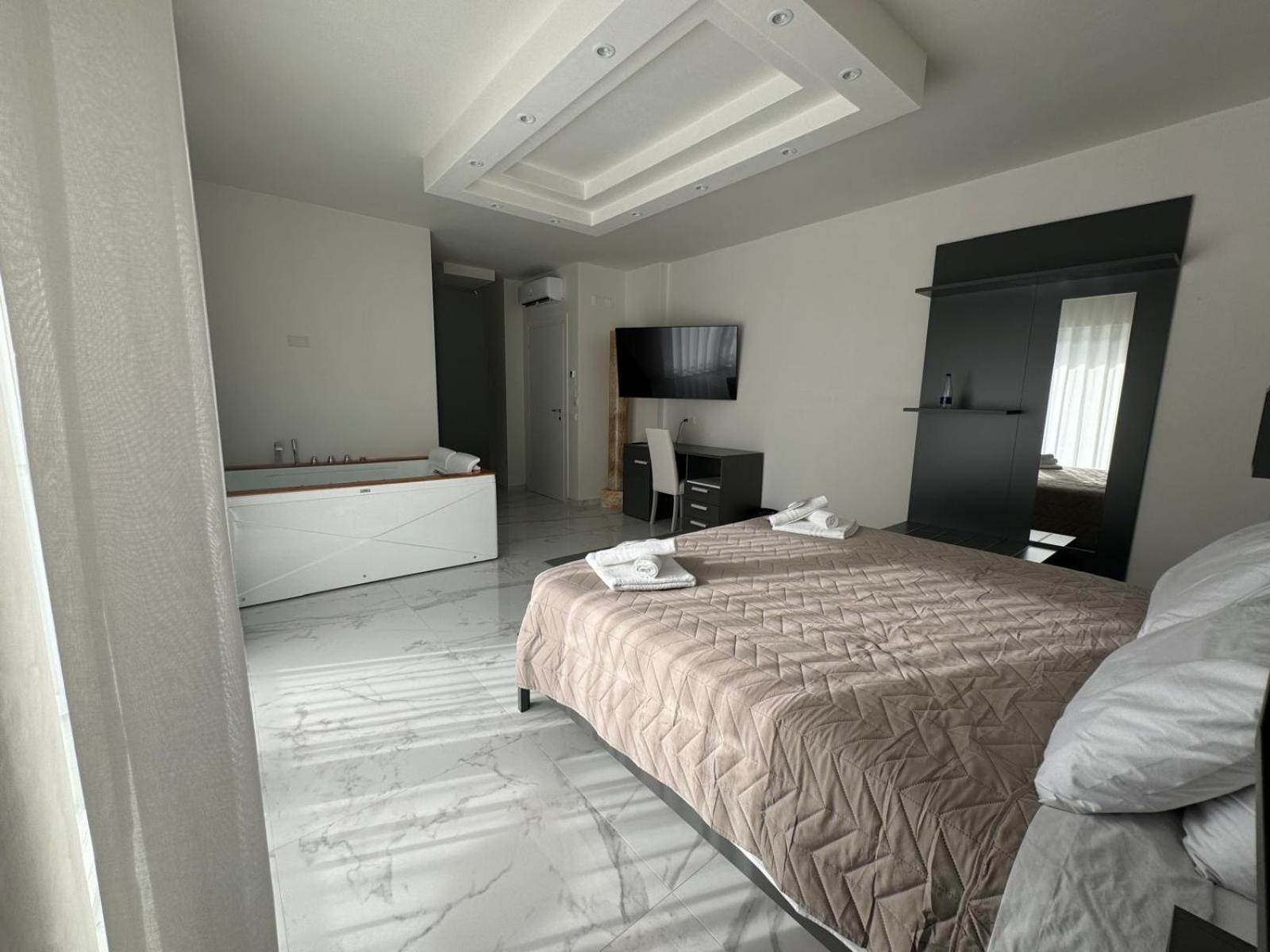 King Room with Spa Bath photo 3